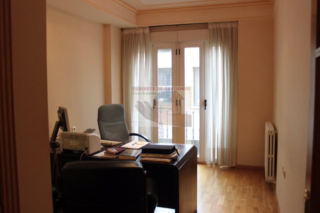 For sale of flat in Albacete