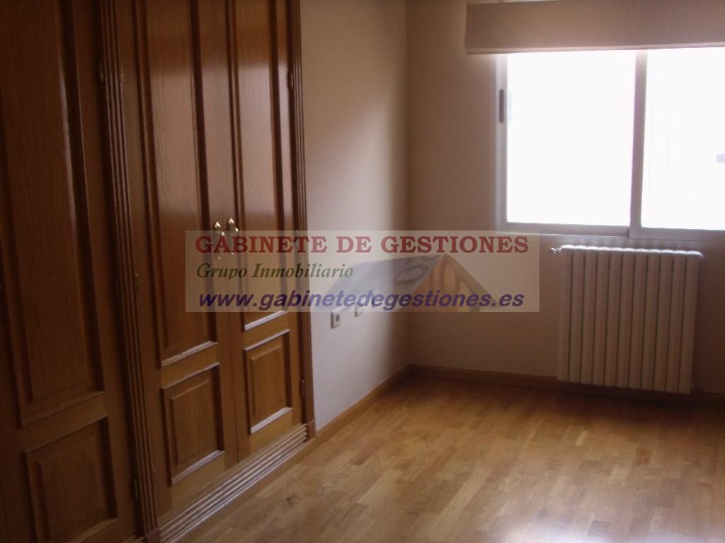 For sale of flat in Albacete