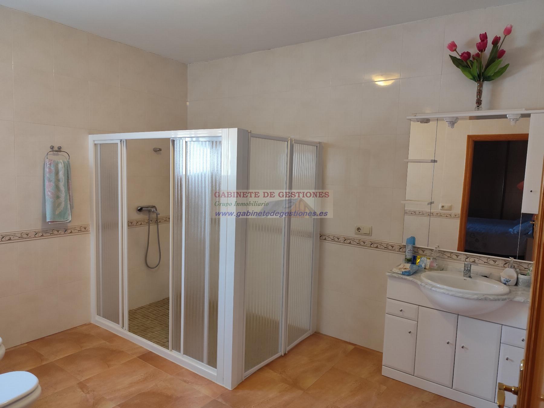 Venta de chalet en Valdeganga