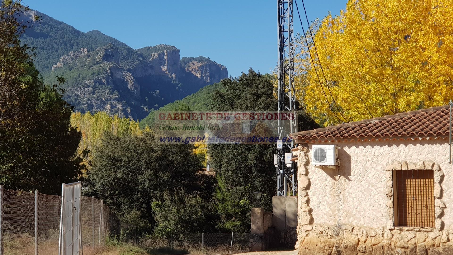 Venta de finca de recreo en Yeste