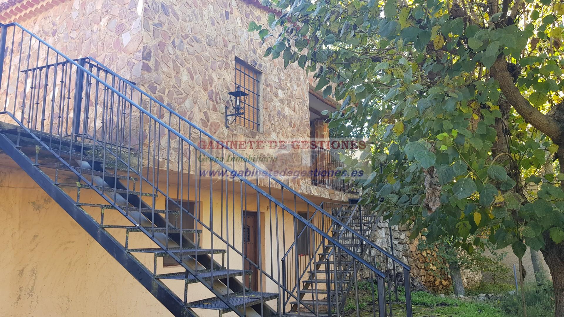 Venta de finca de recreo en Yeste