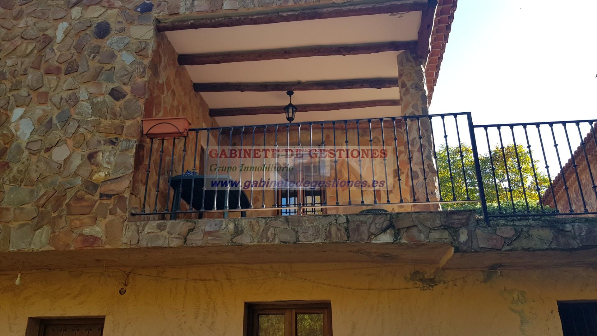 Venta de finca de recreo en Yeste