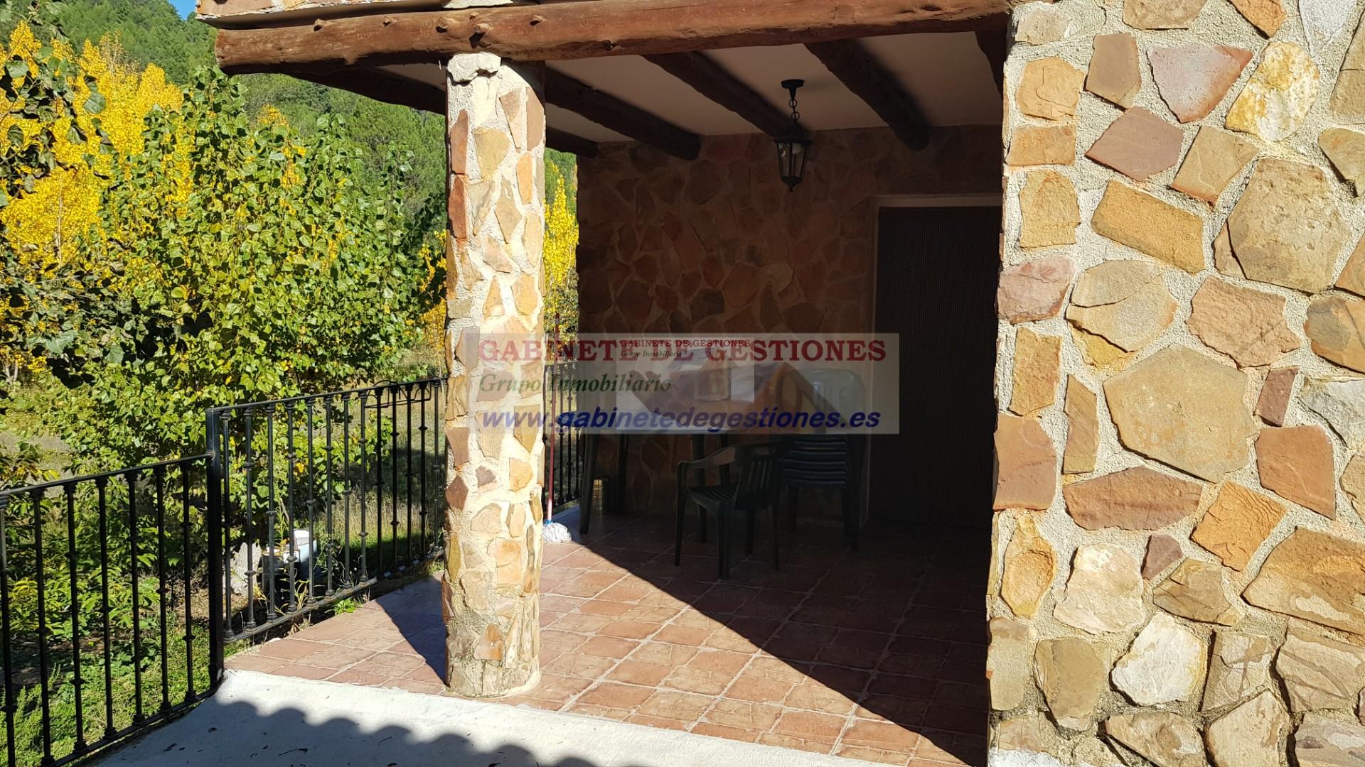 Venta de finca de recreo en Yeste