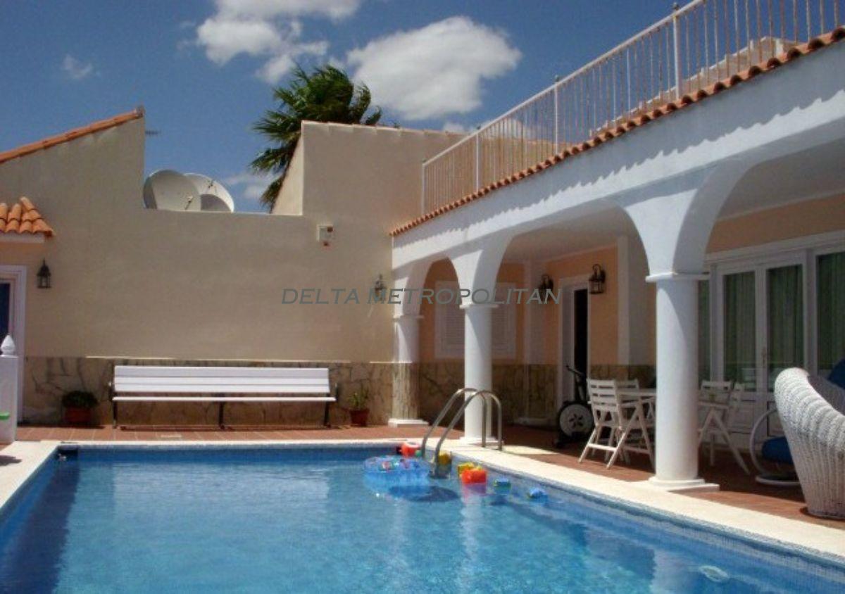 For sale of villa in San Miguel de Abona