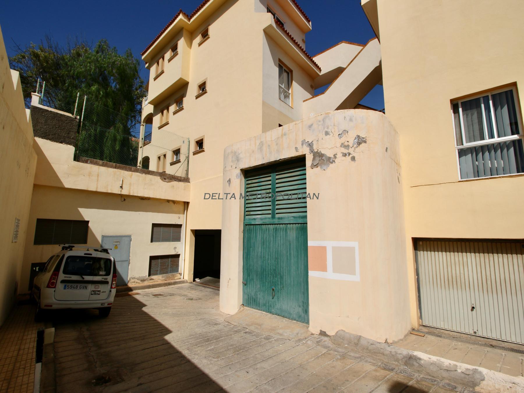 Zu verkaufen von garage in
 San Miguel de Abona
