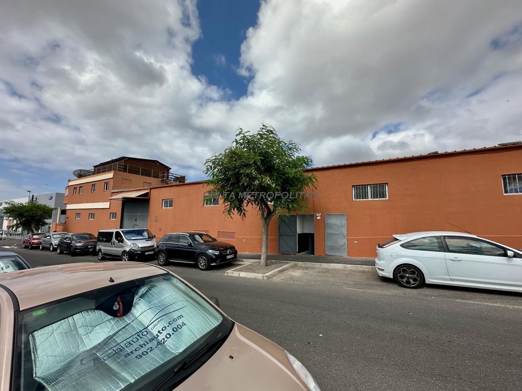 For sale of industrial plant/warehouse in San Miguel de Abona