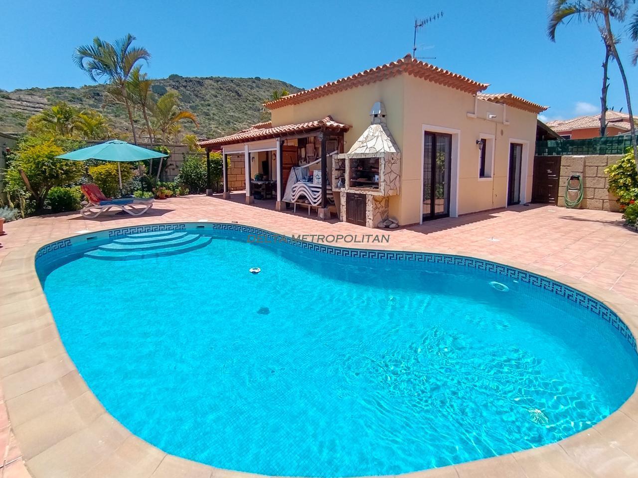 Venta de villa en Arona