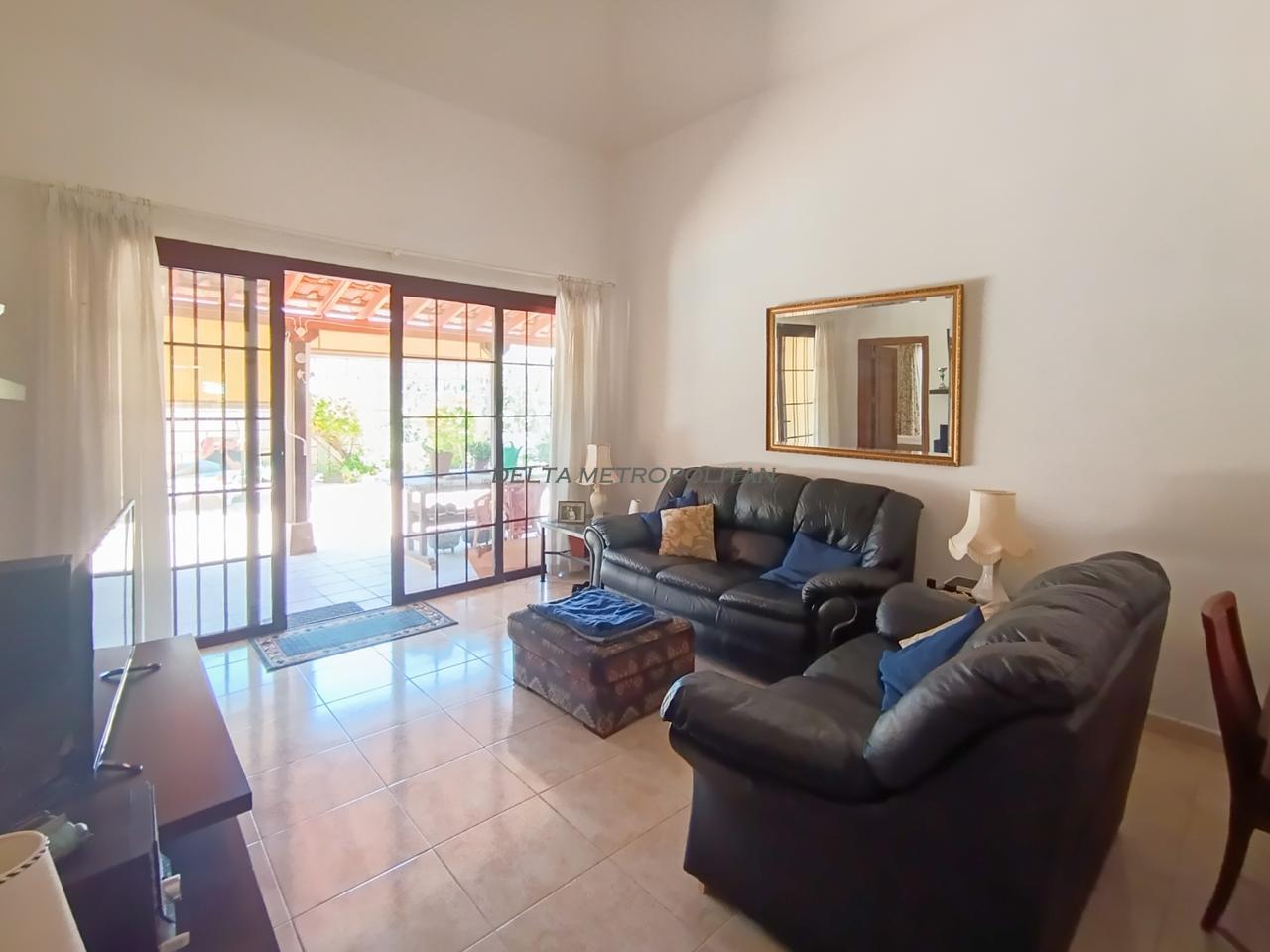 Venta de villa en Arona