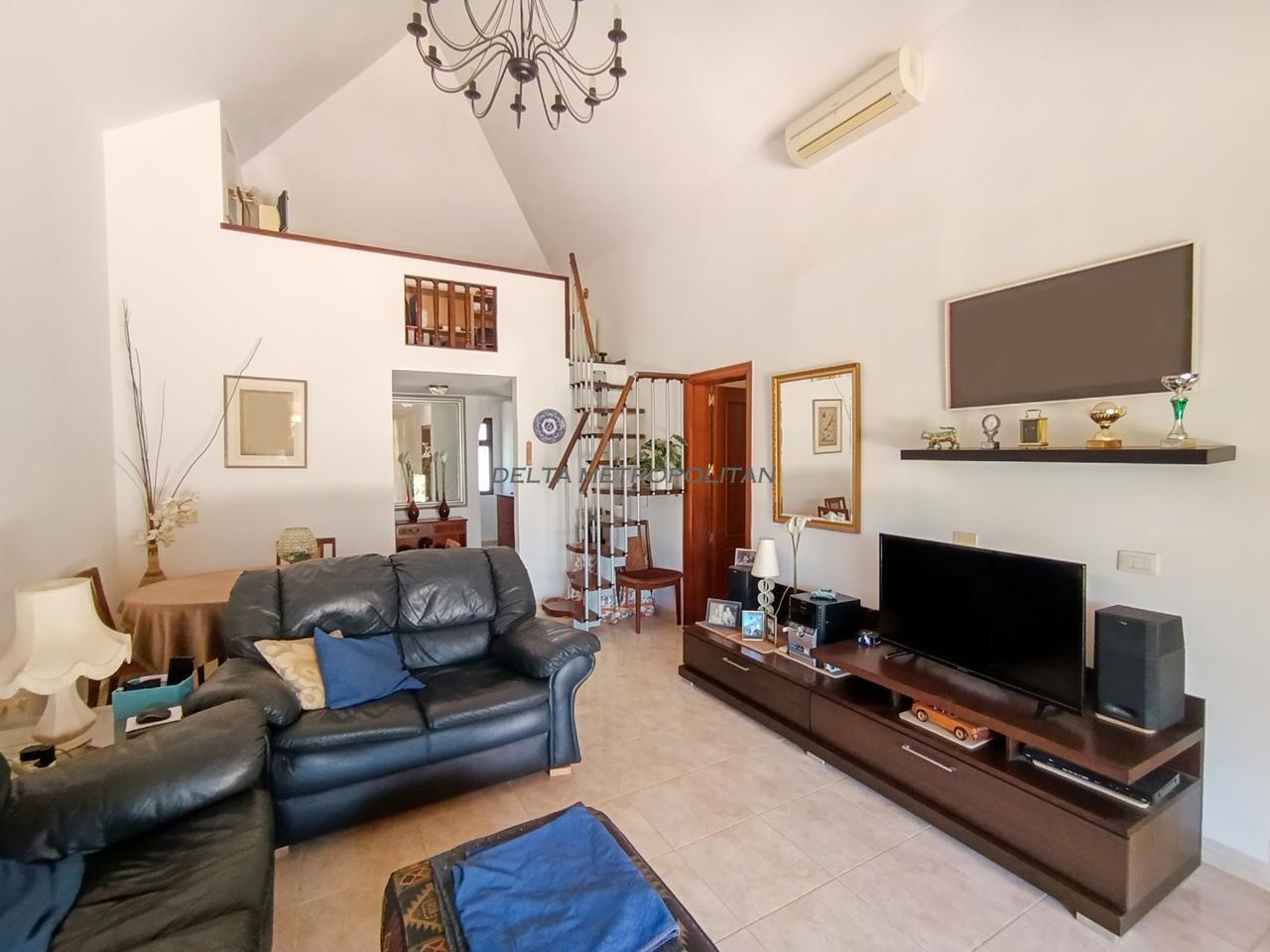 Venta de villa en Arona