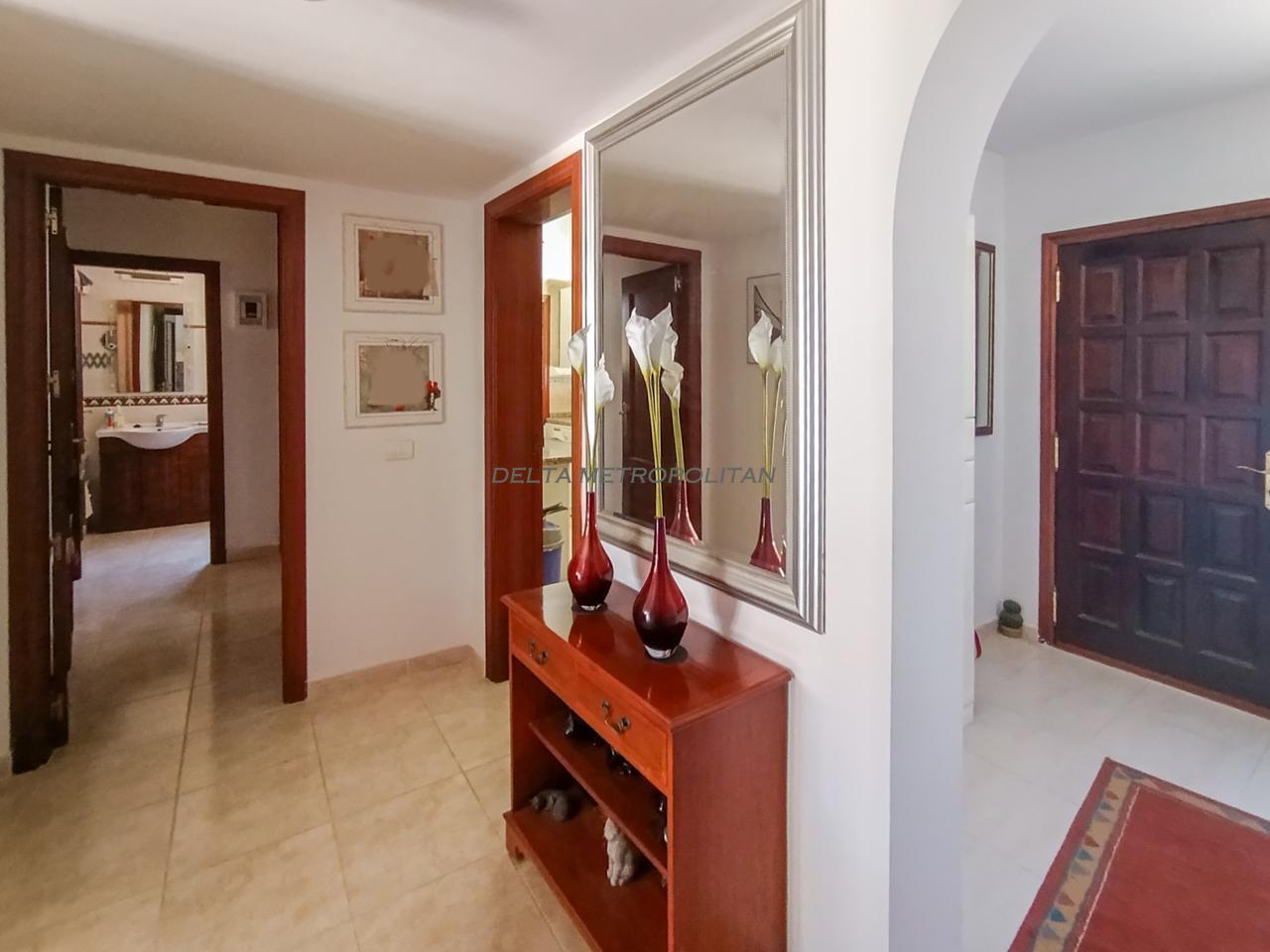 Venta de villa en Arona