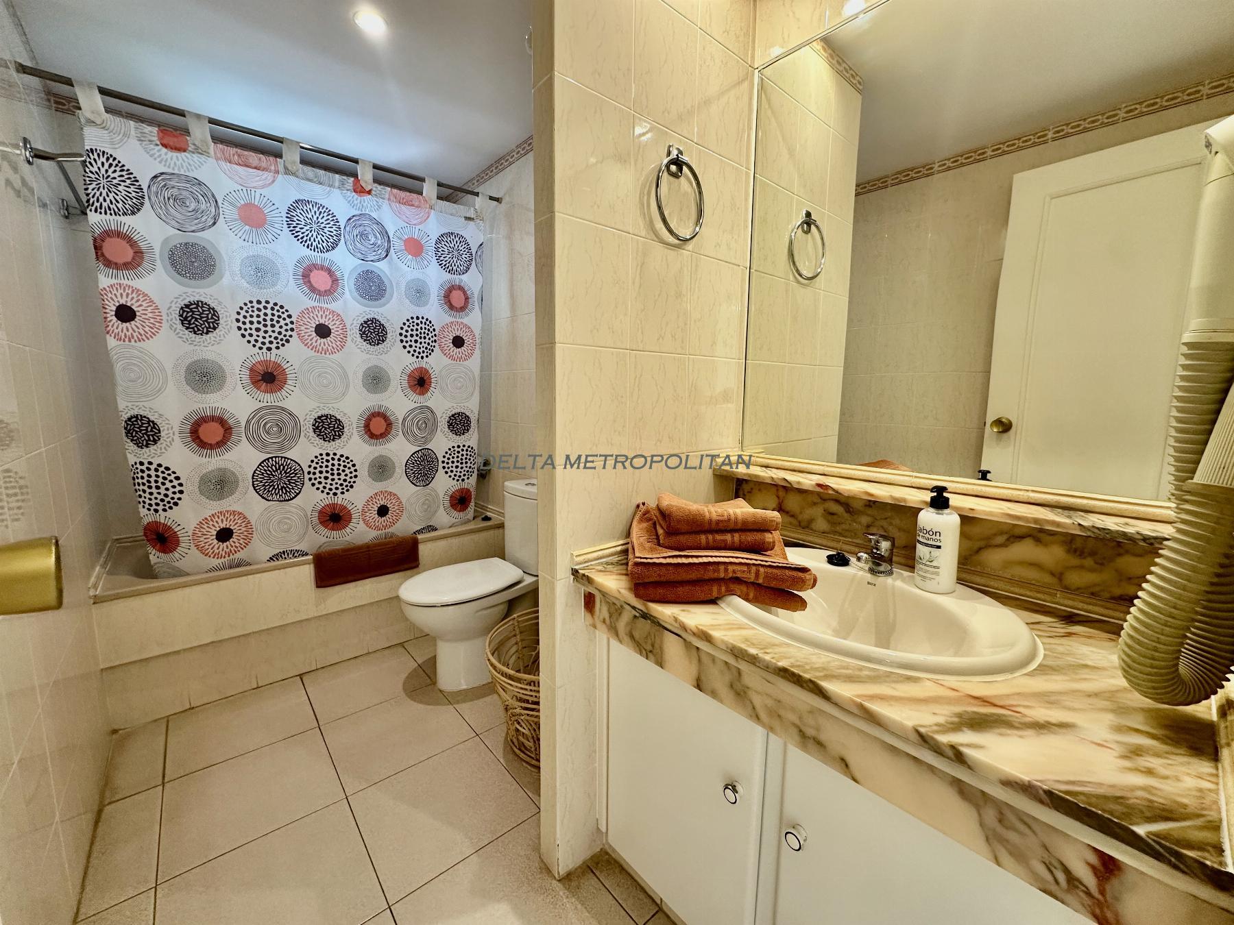 Suite bathroom