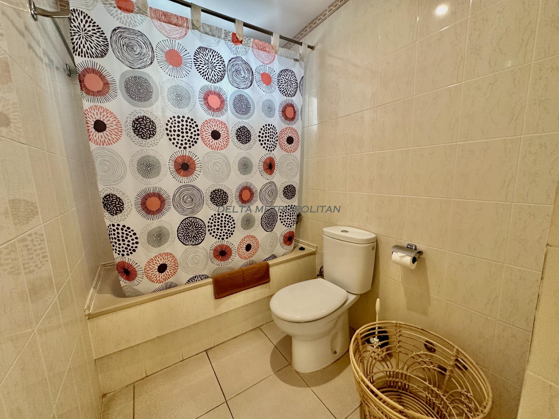 Suite bathroom