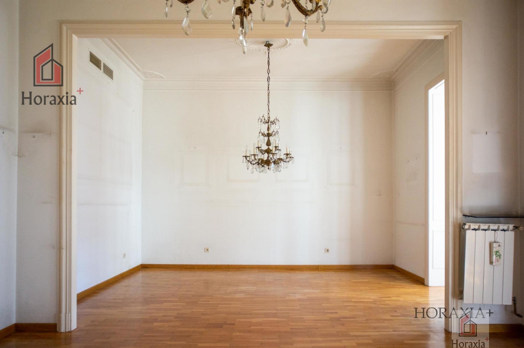 For sale of flat in Barcelona