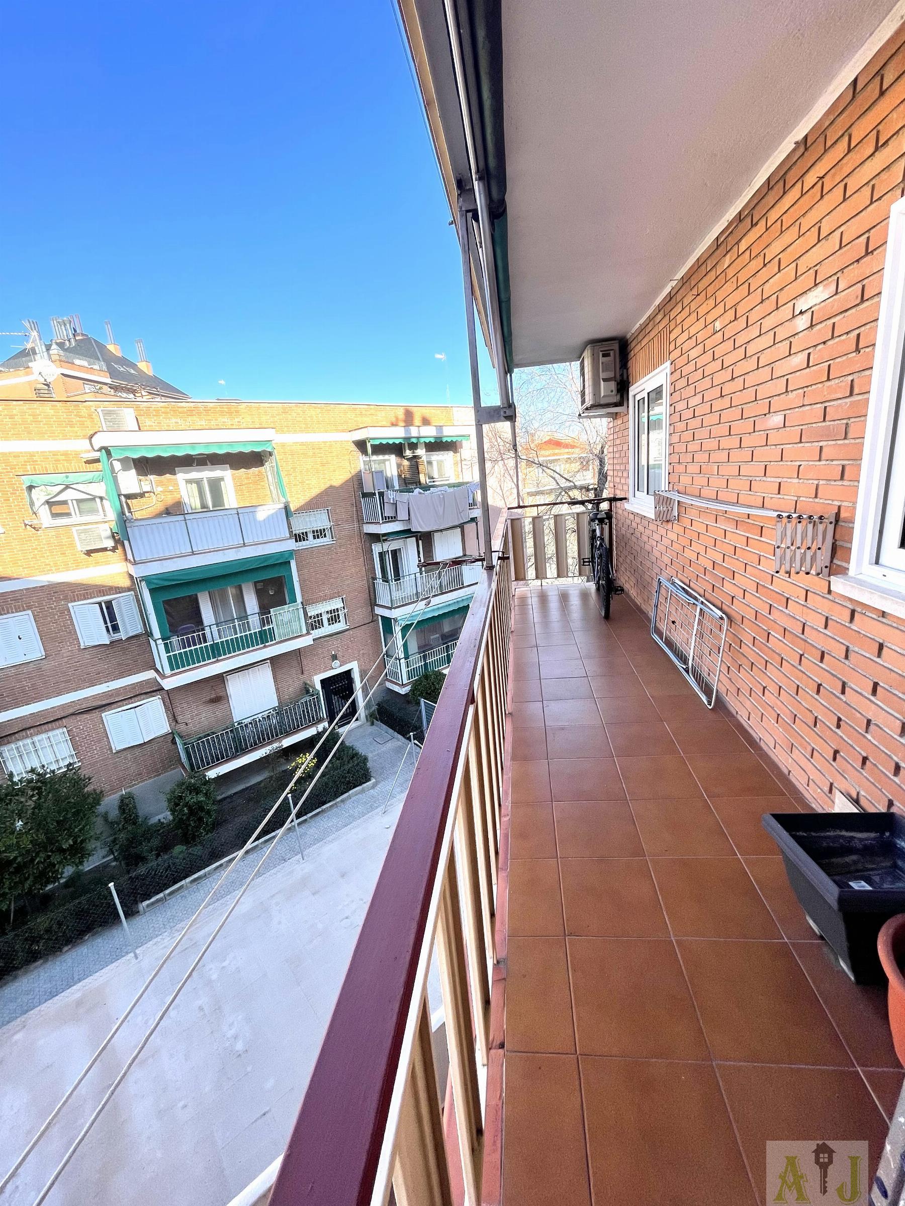 For sale of apartment in Madrid