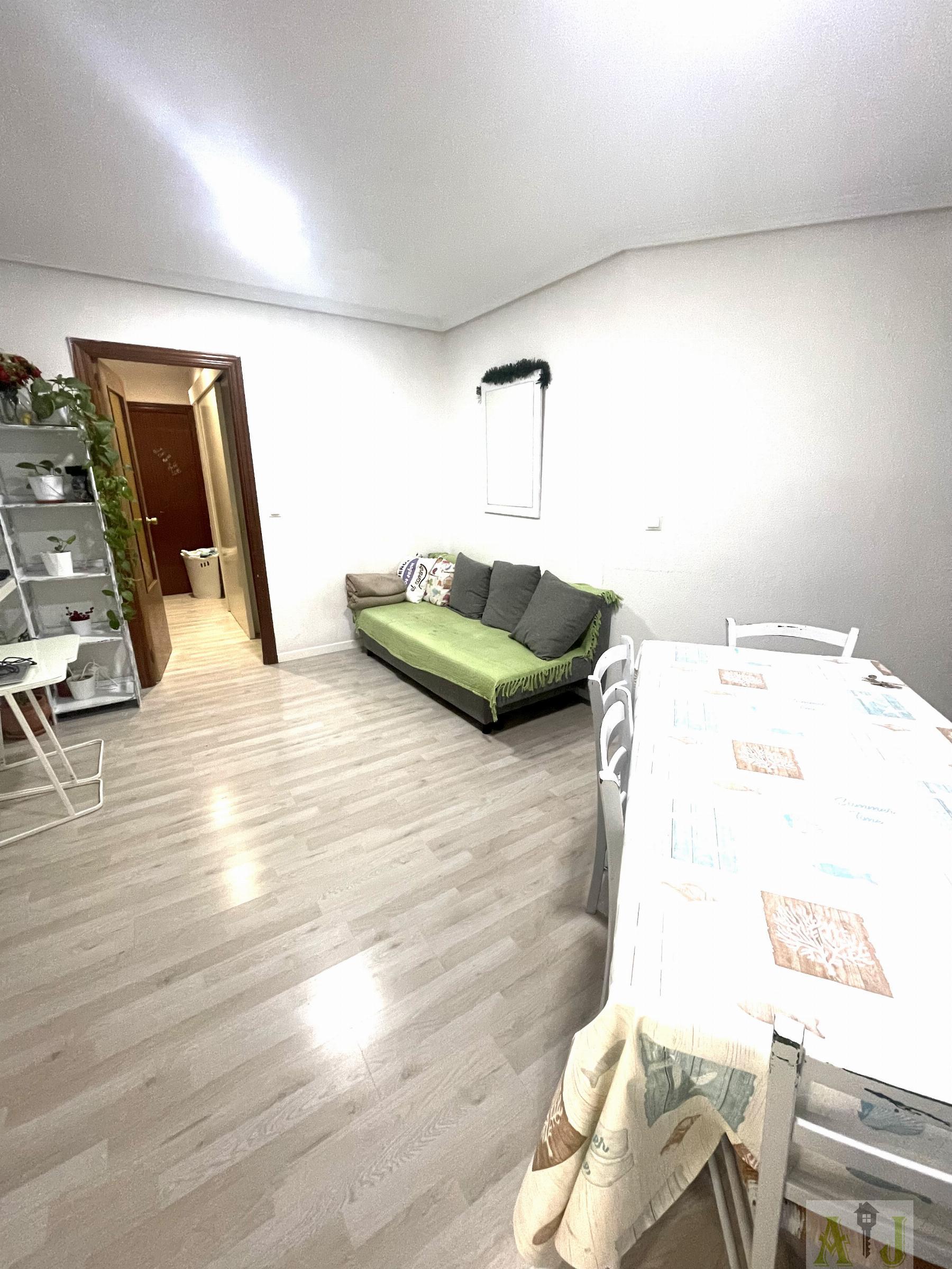 For sale of apartment in Madrid