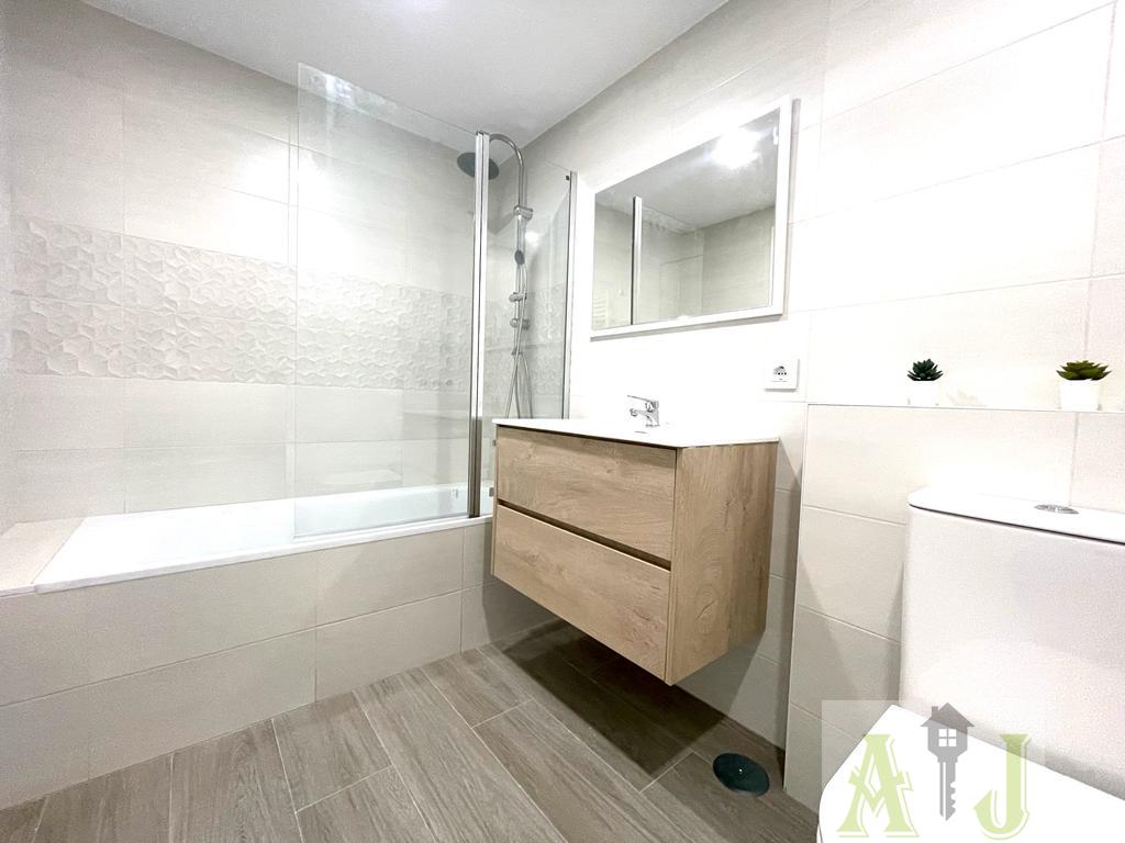 For sale of flat in Madrid