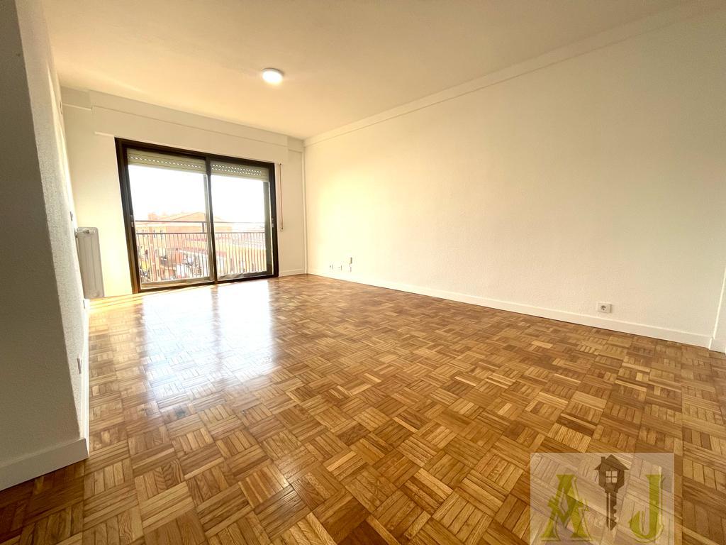 For sale of flat in Madrid