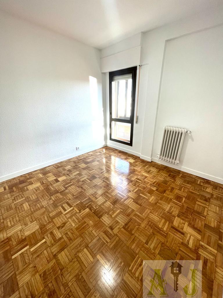 For sale of flat in Madrid