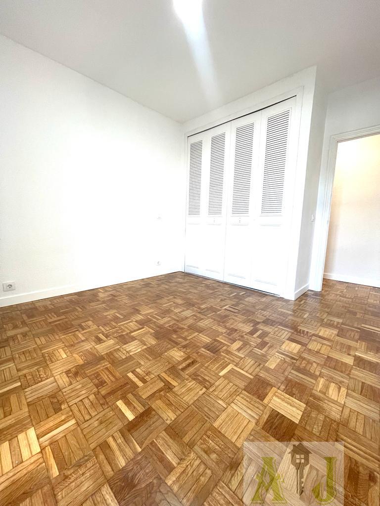 For sale of flat in Madrid