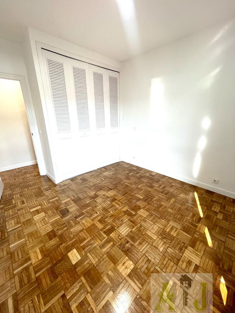 For sale of flat in Madrid
