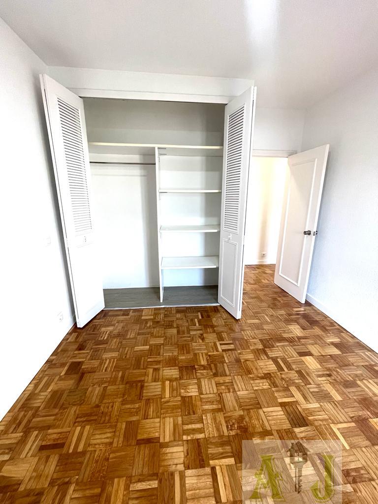 For sale of flat in Madrid