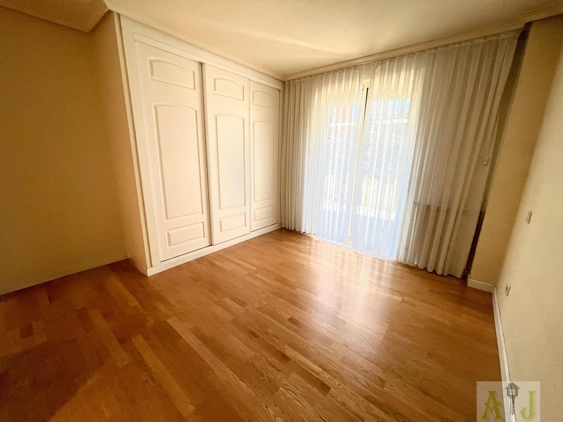 For sale of flat in Madrid