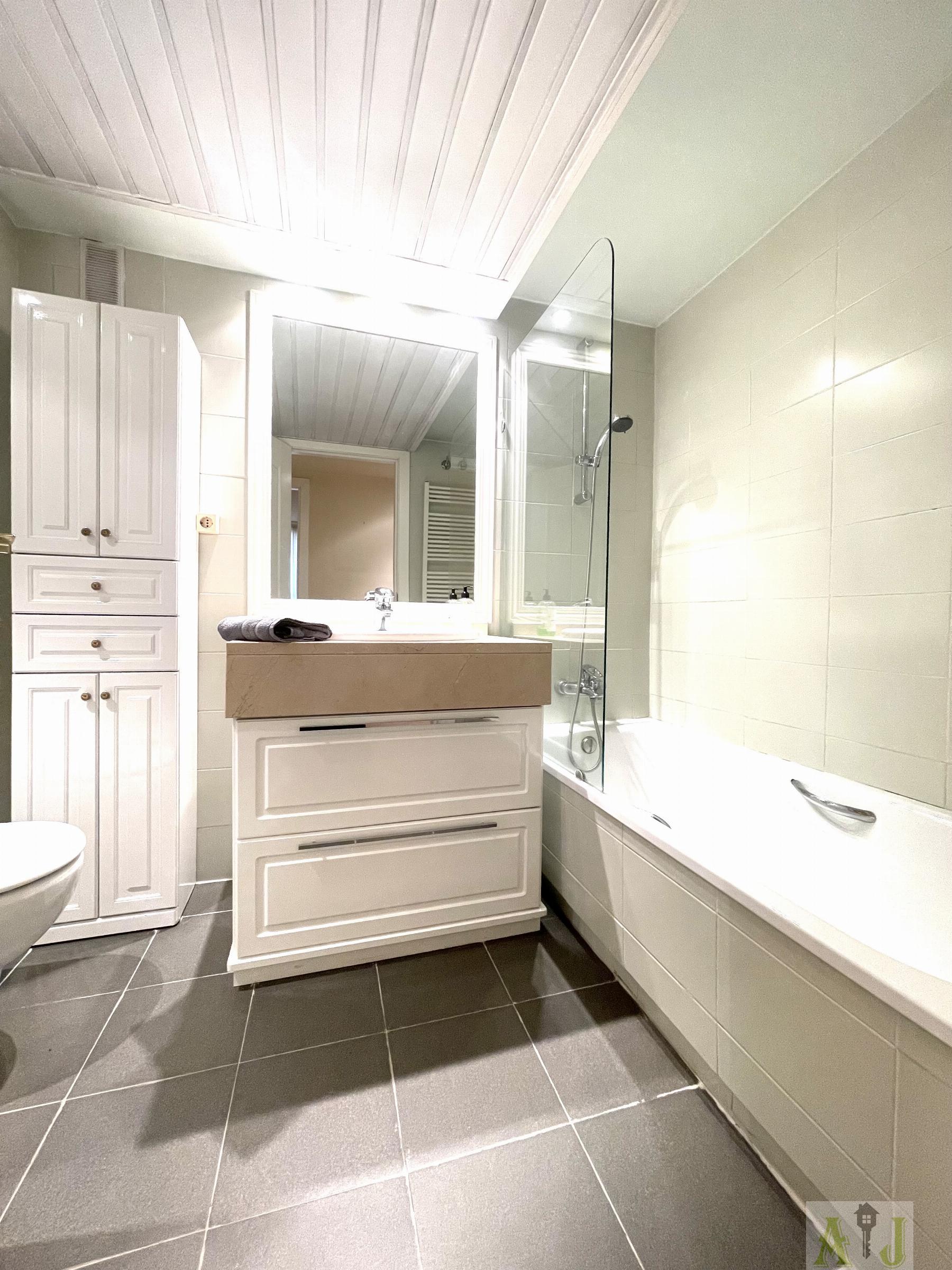 For sale of flat in Madrid