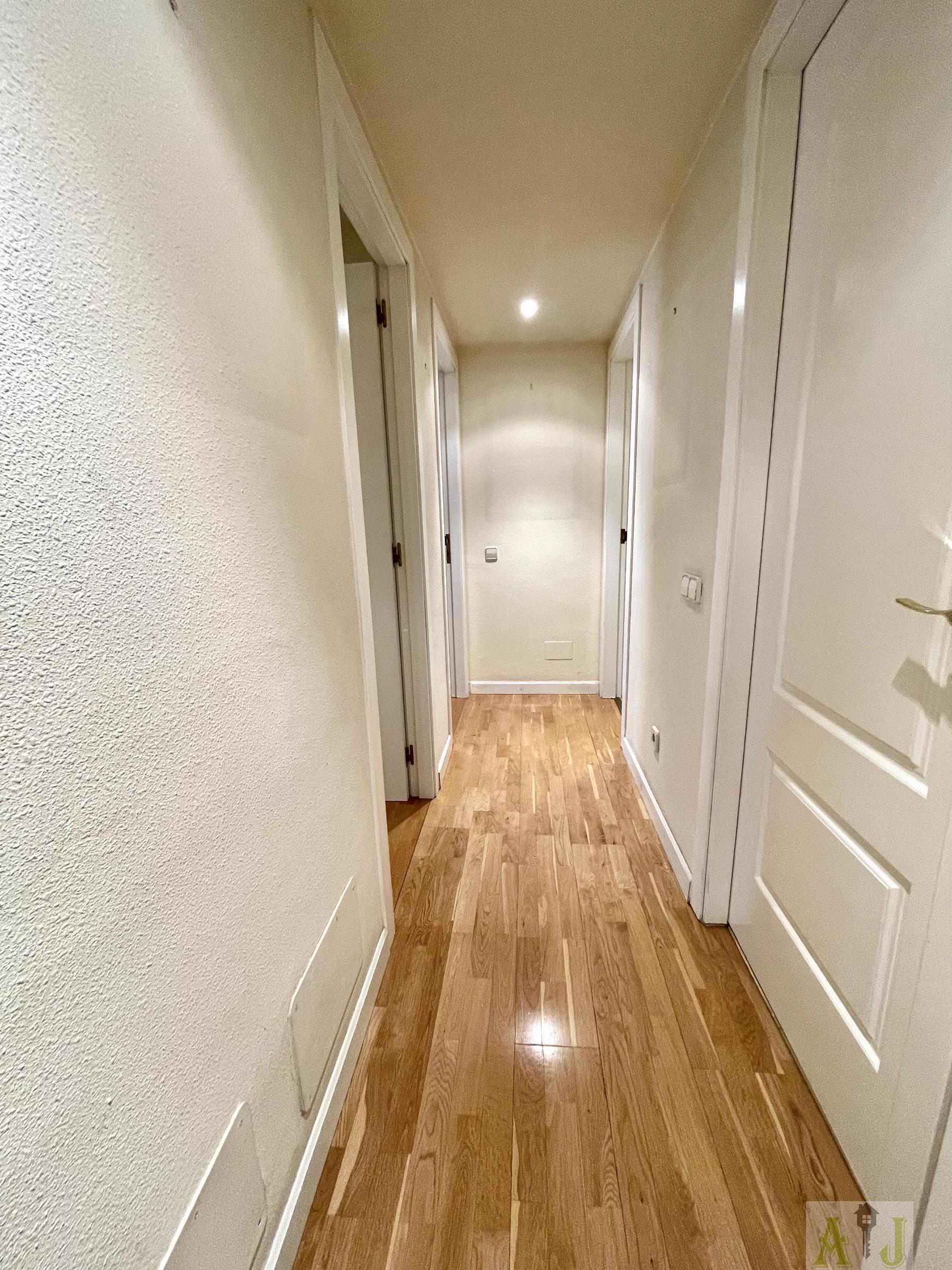 For sale of flat in Madrid
