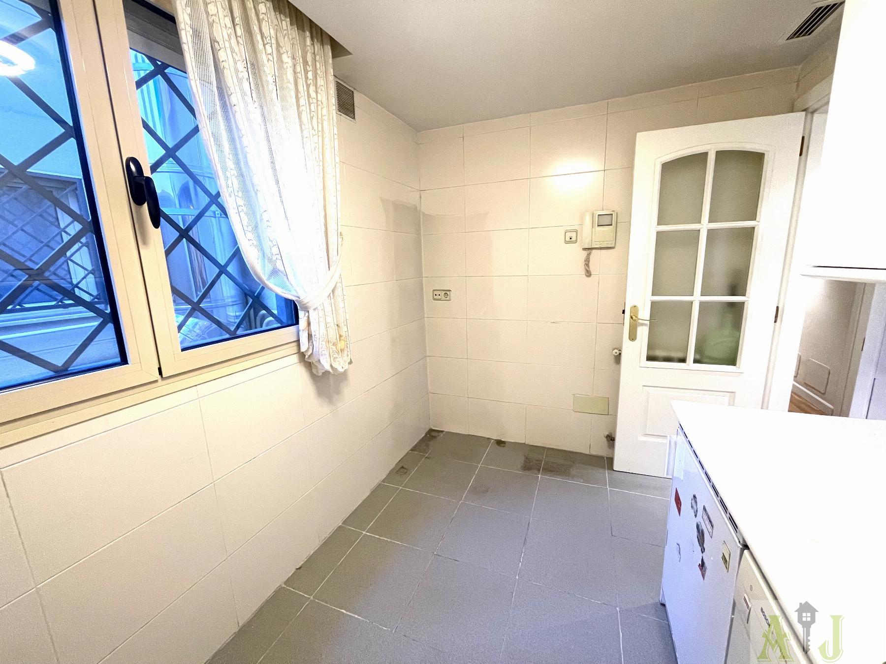 For sale of flat in Madrid