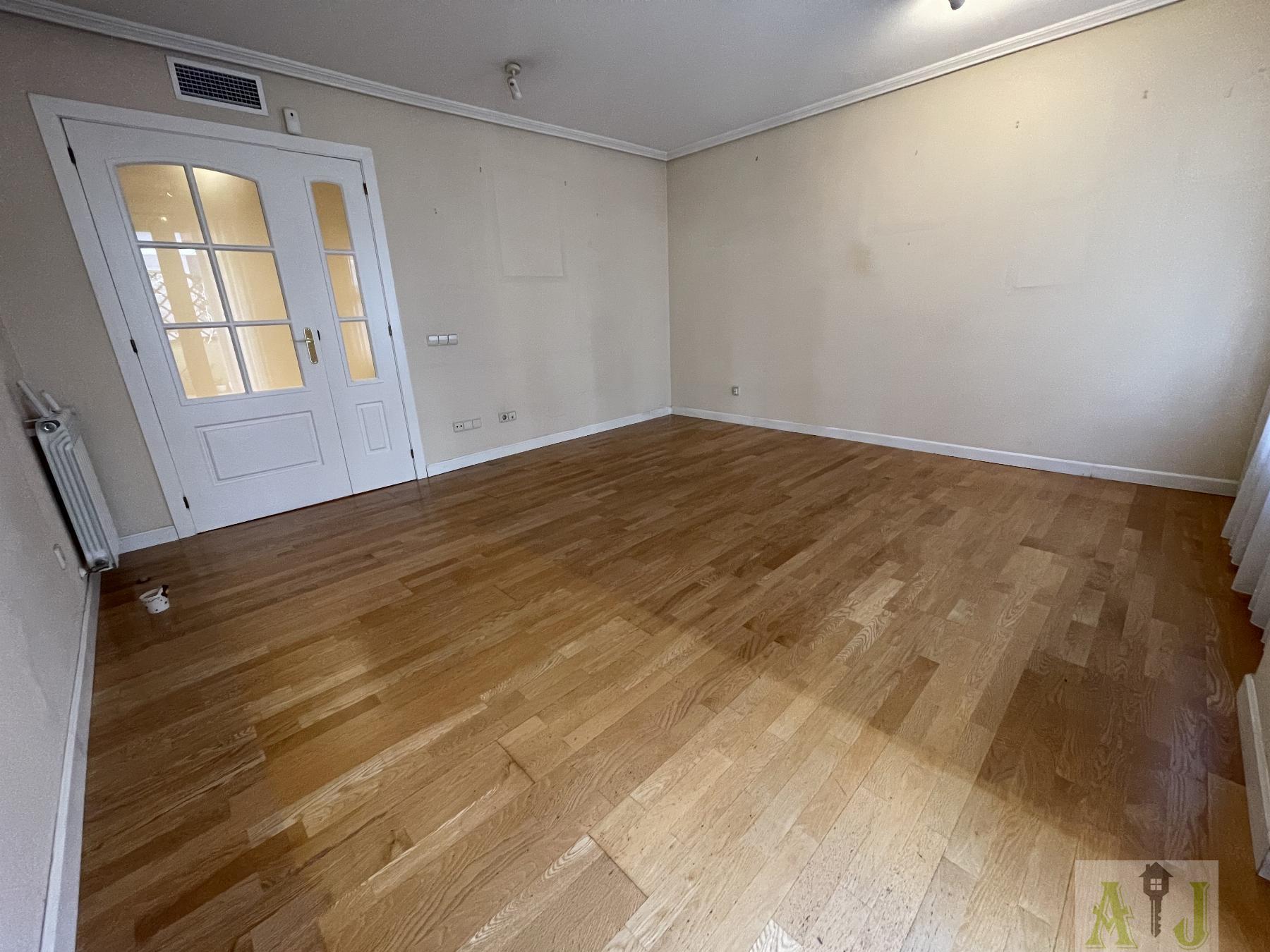For sale of flat in Madrid