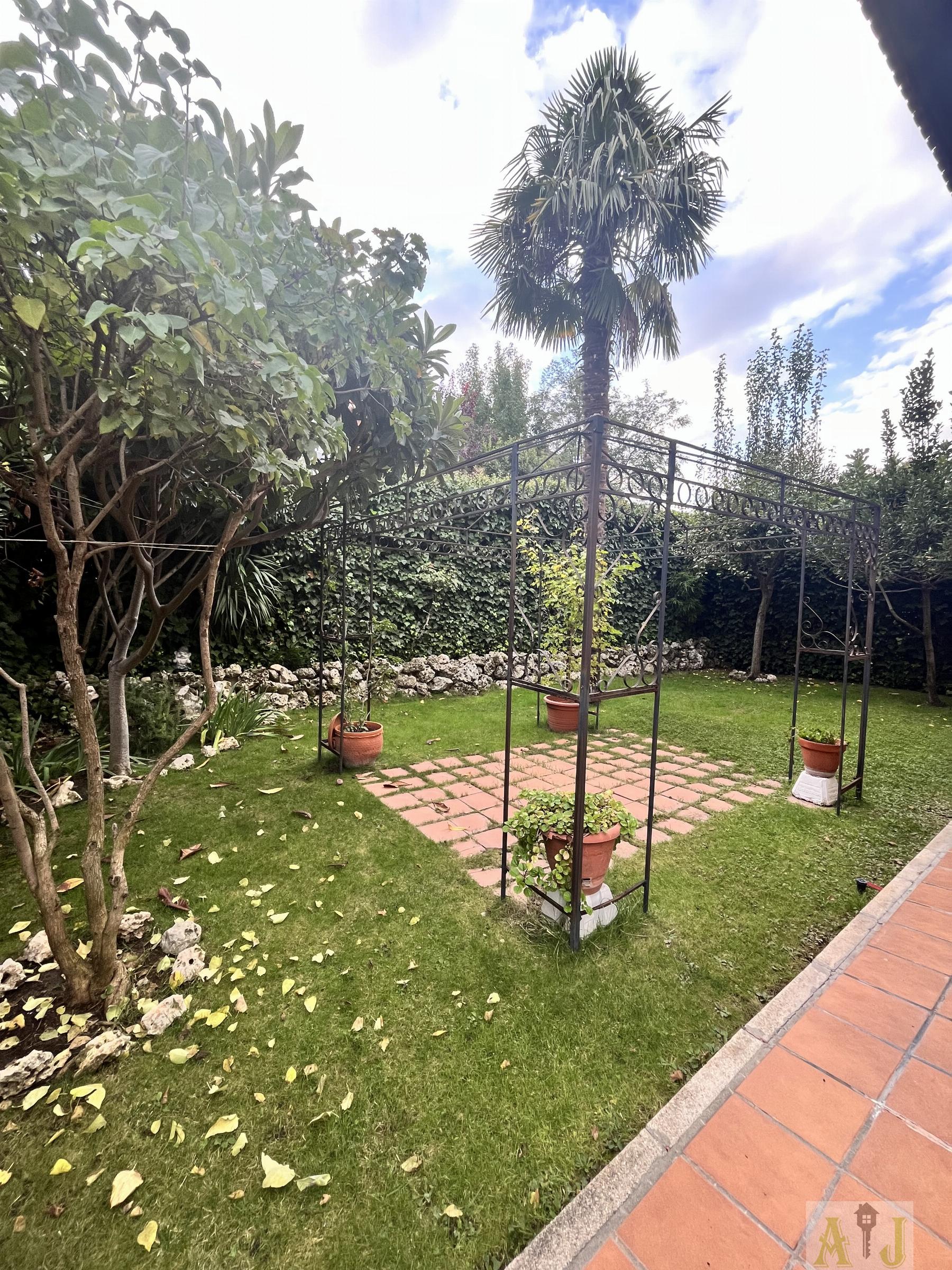 For sale of flat in Paracuellos de Jarama
