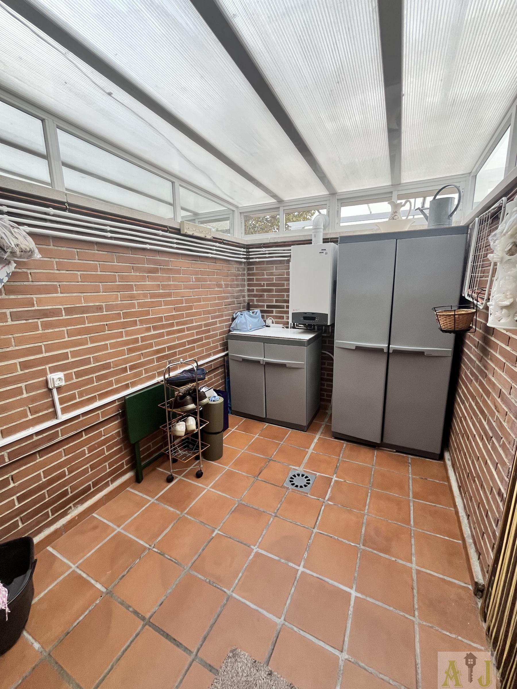 For sale of flat in Paracuellos de Jarama