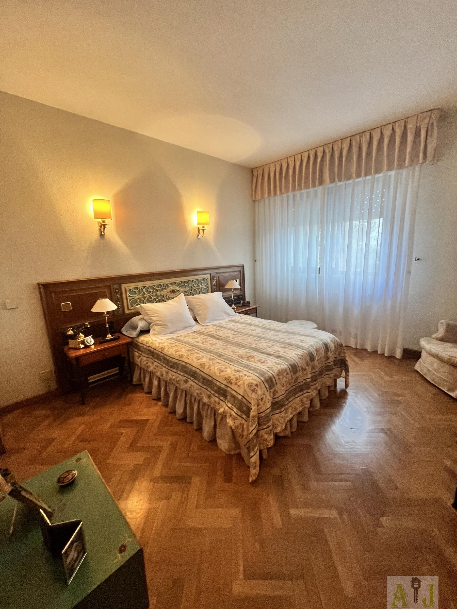 For sale of flat in Paracuellos de Jarama