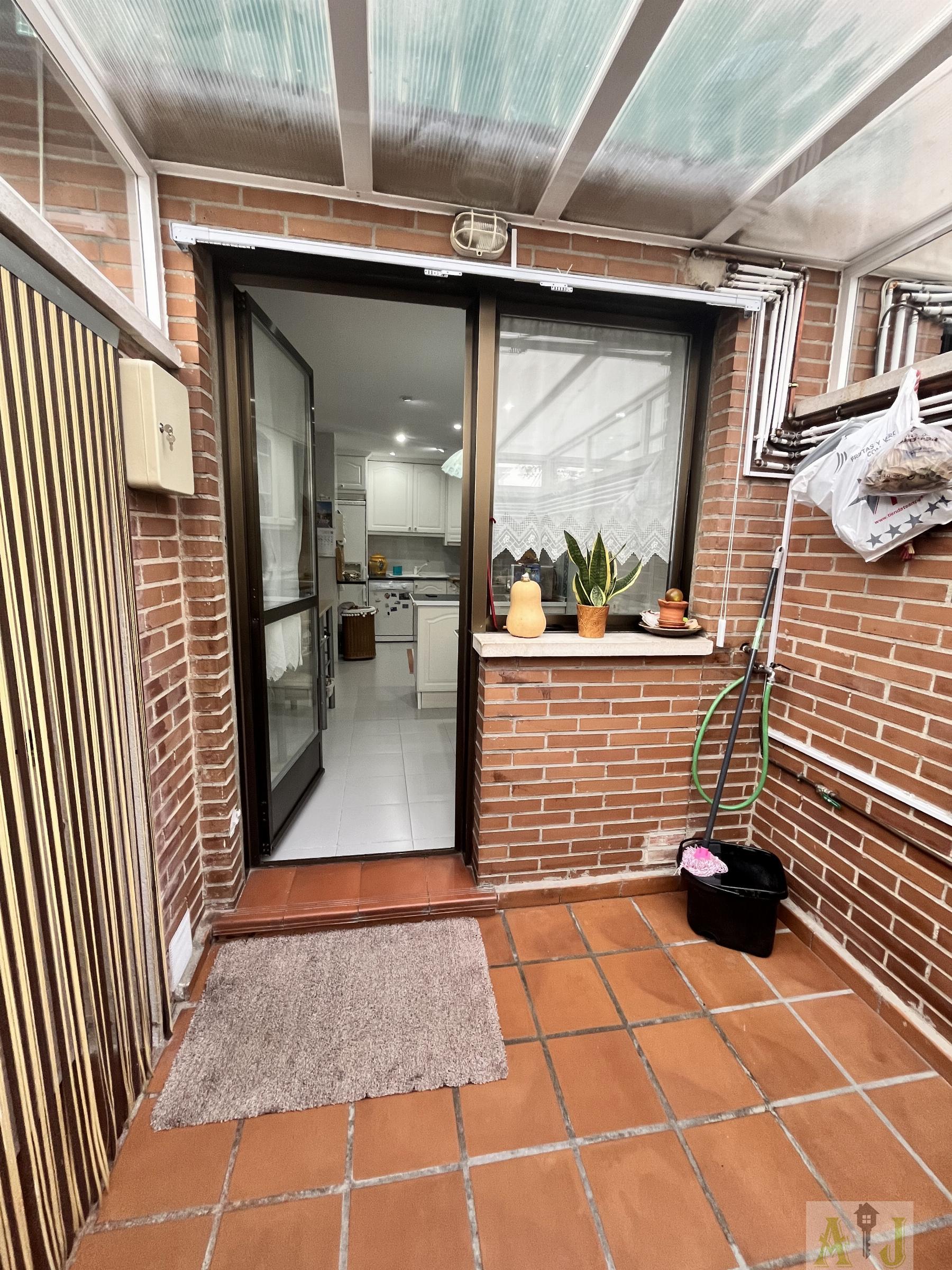 For sale of flat in Paracuellos de Jarama
