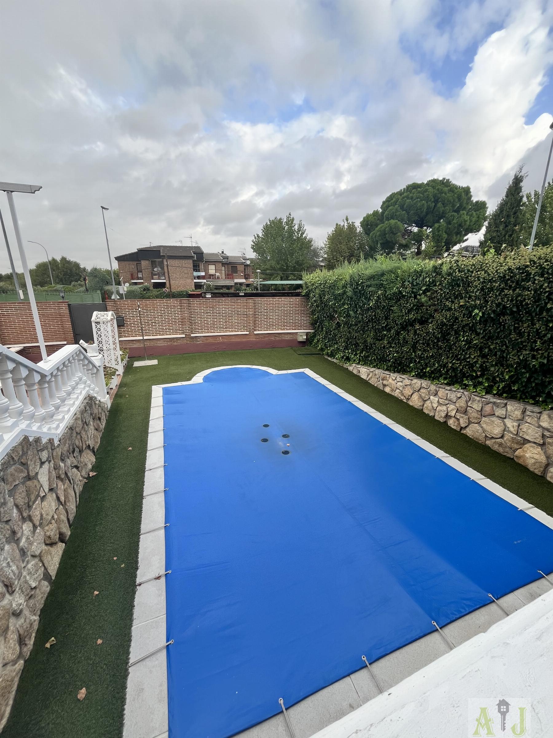 For sale of flat in Paracuellos de Jarama
