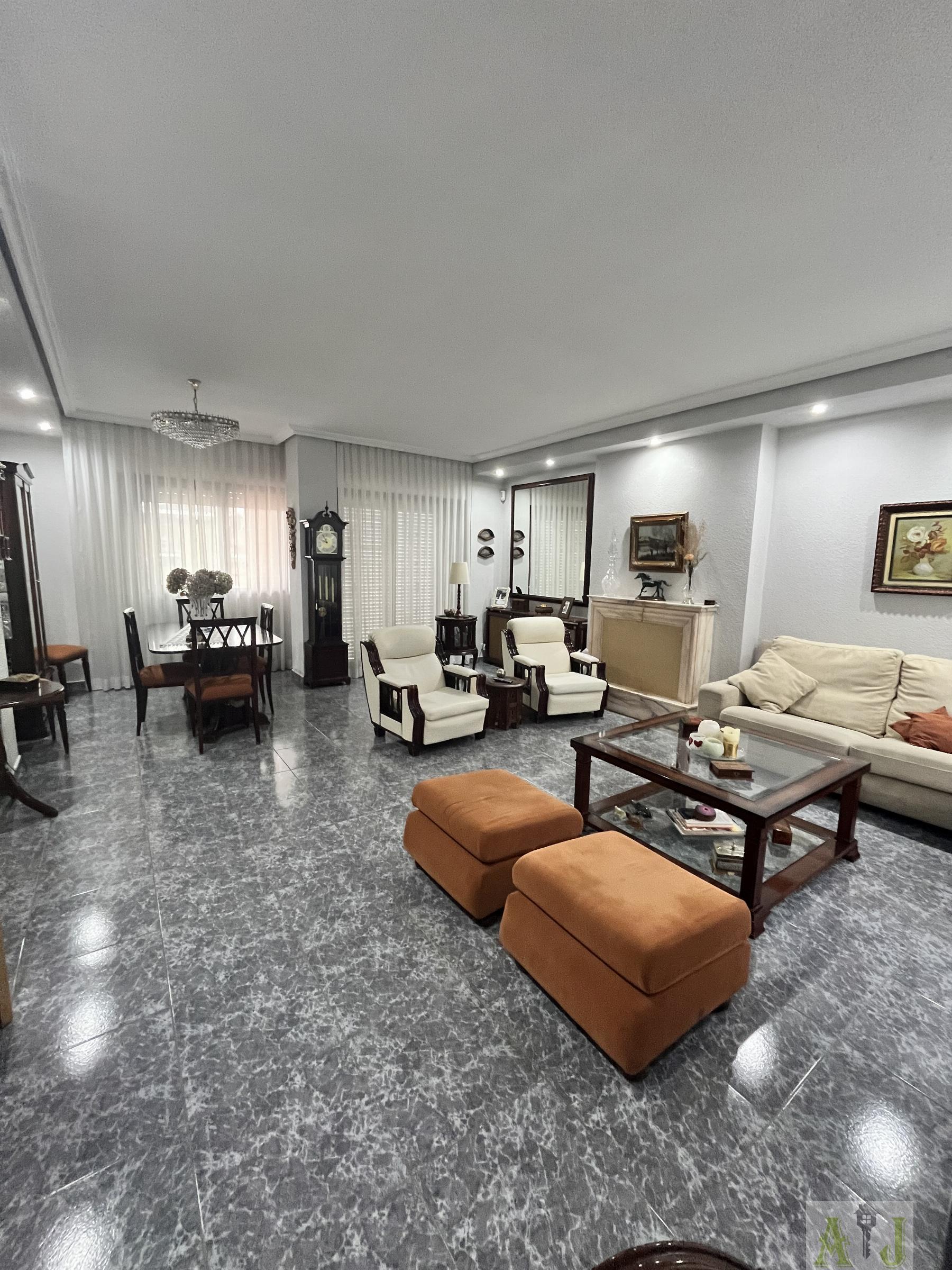 For sale of flat in Paracuellos de Jarama