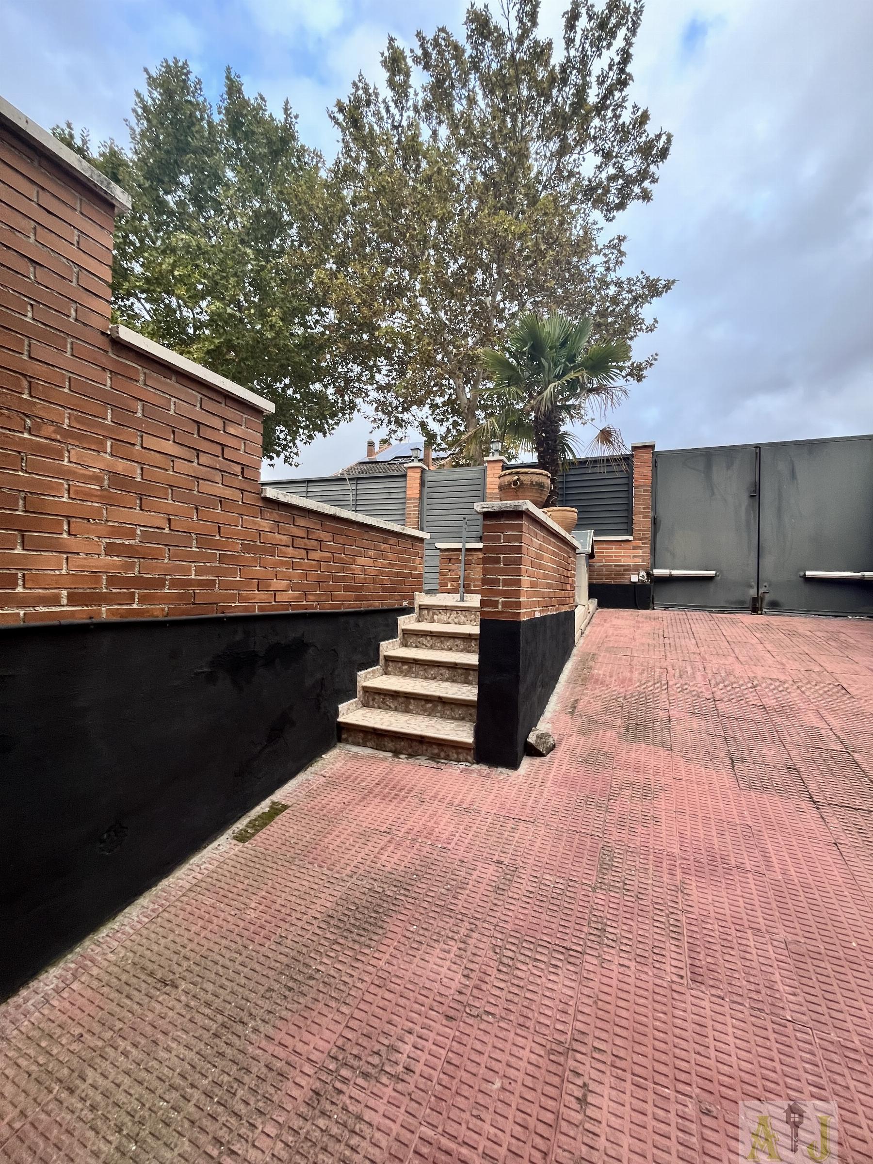 For sale of chalet in Paracuellos de Jarama