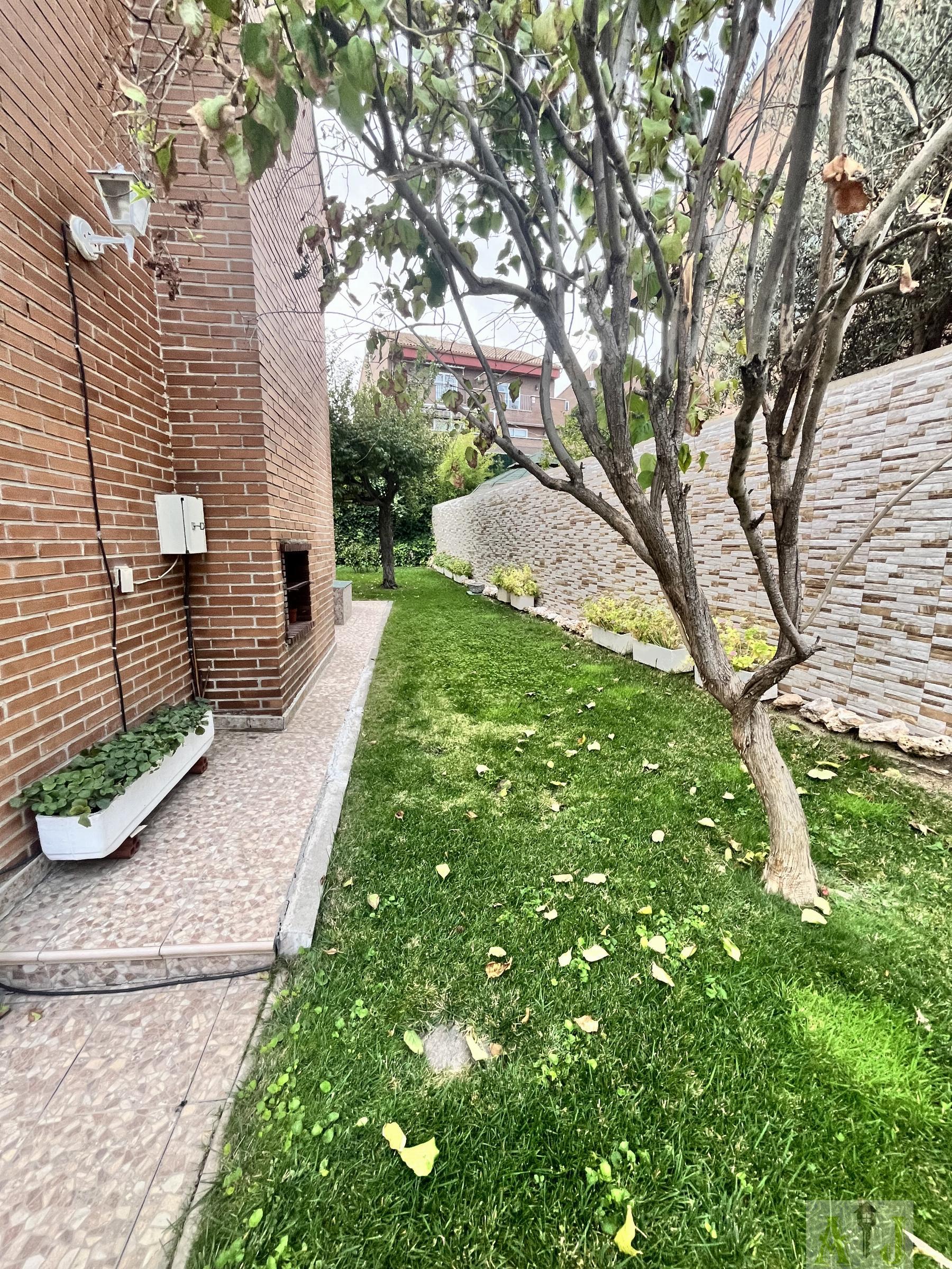 For sale of chalet in Paracuellos de Jarama