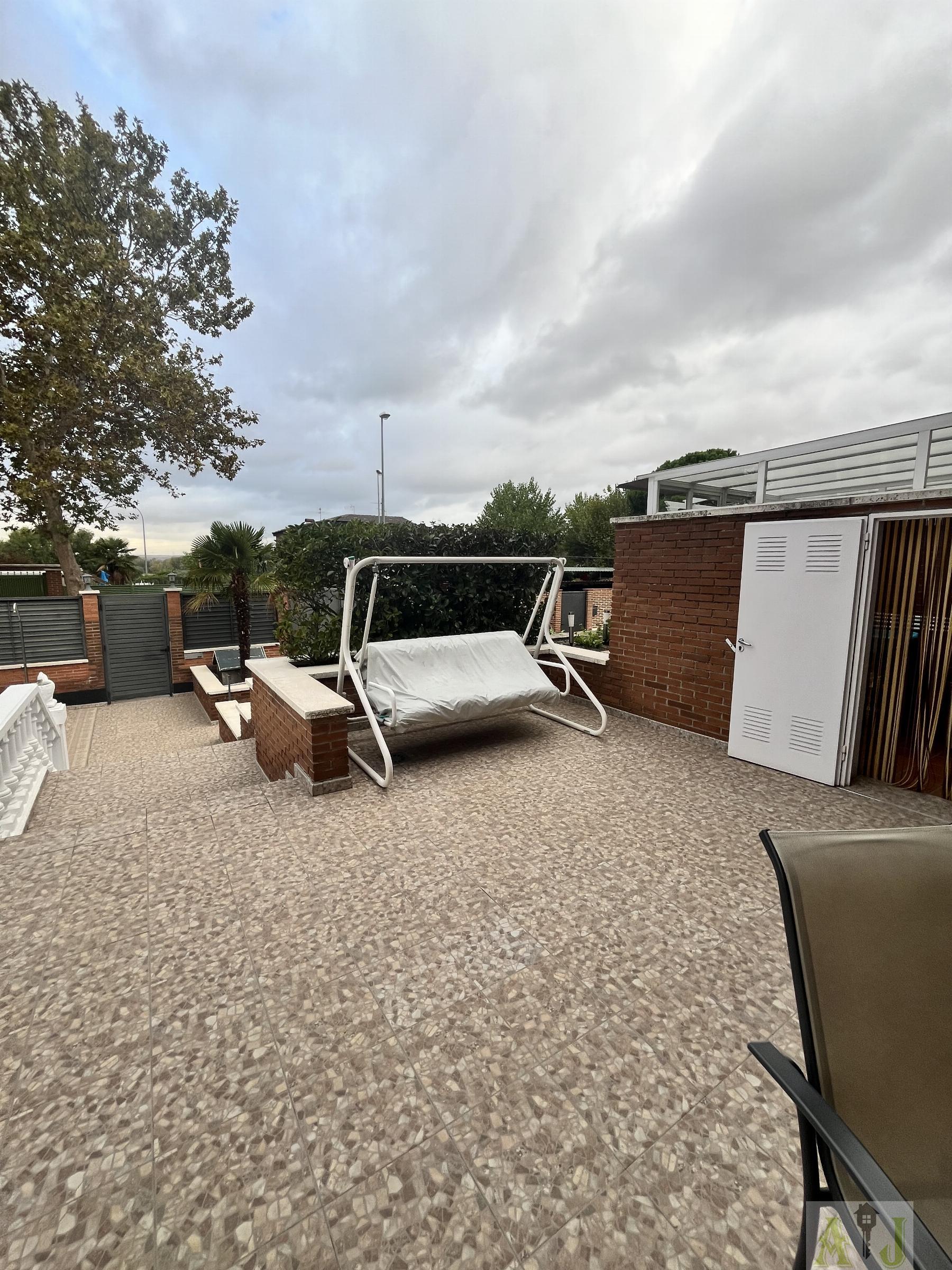 For sale of chalet in Paracuellos de Jarama