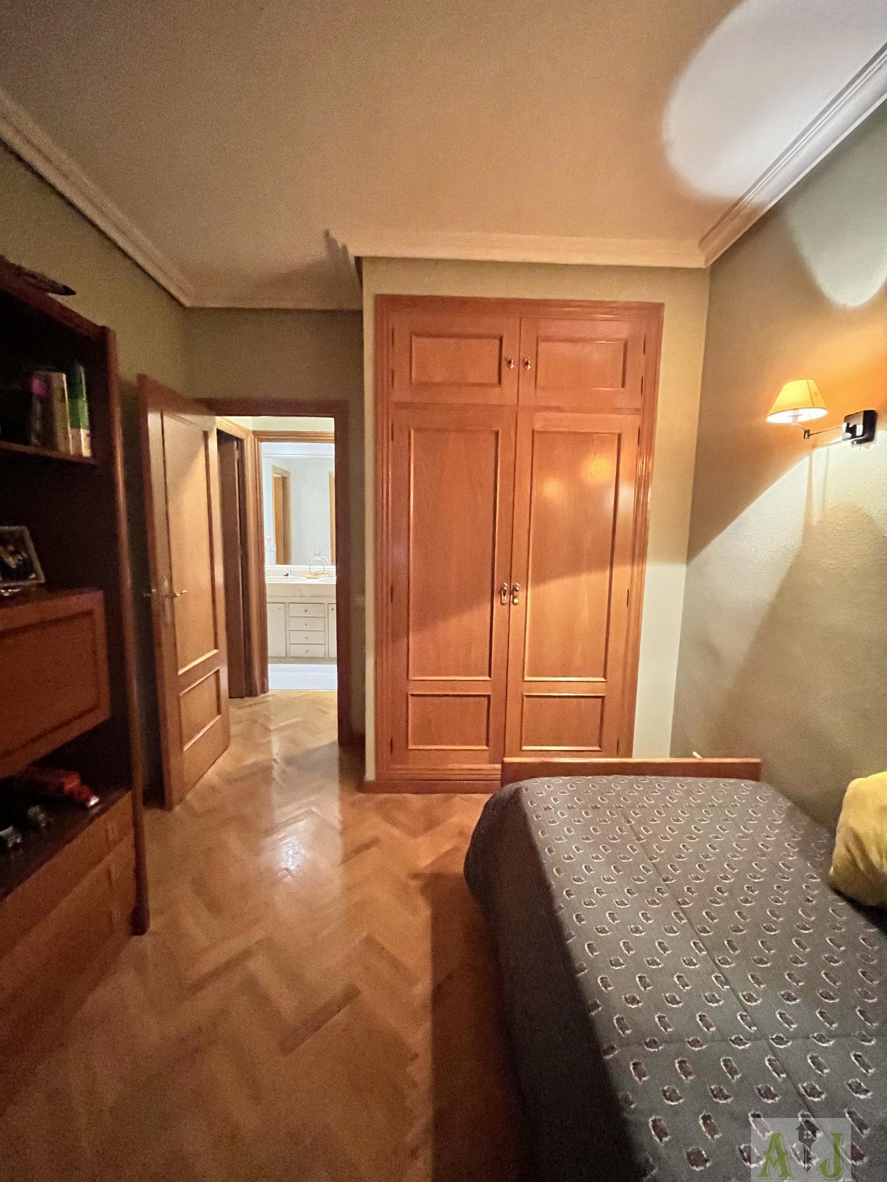 For sale of chalet in Paracuellos de Jarama