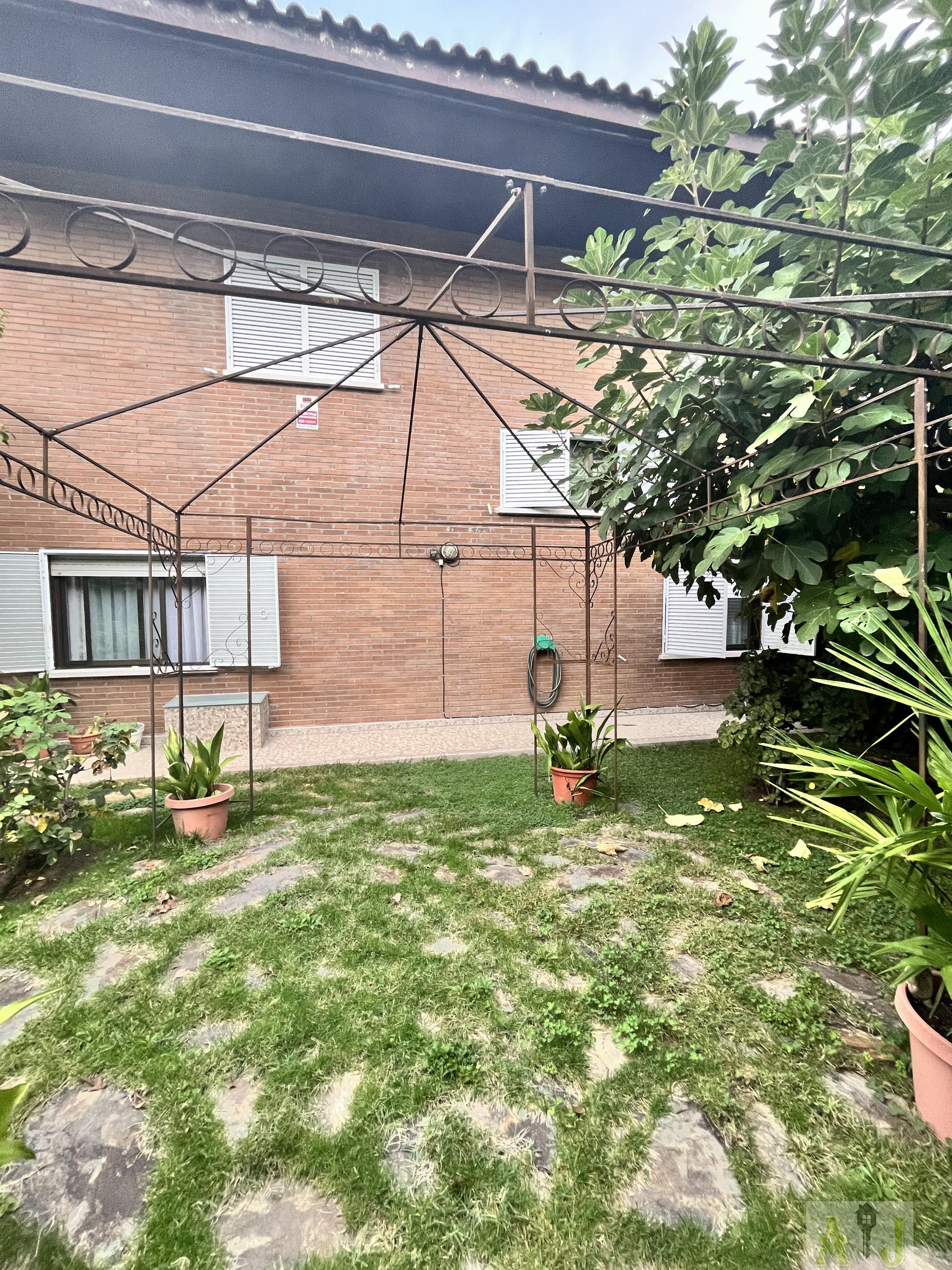 For sale of chalet in Paracuellos de Jarama