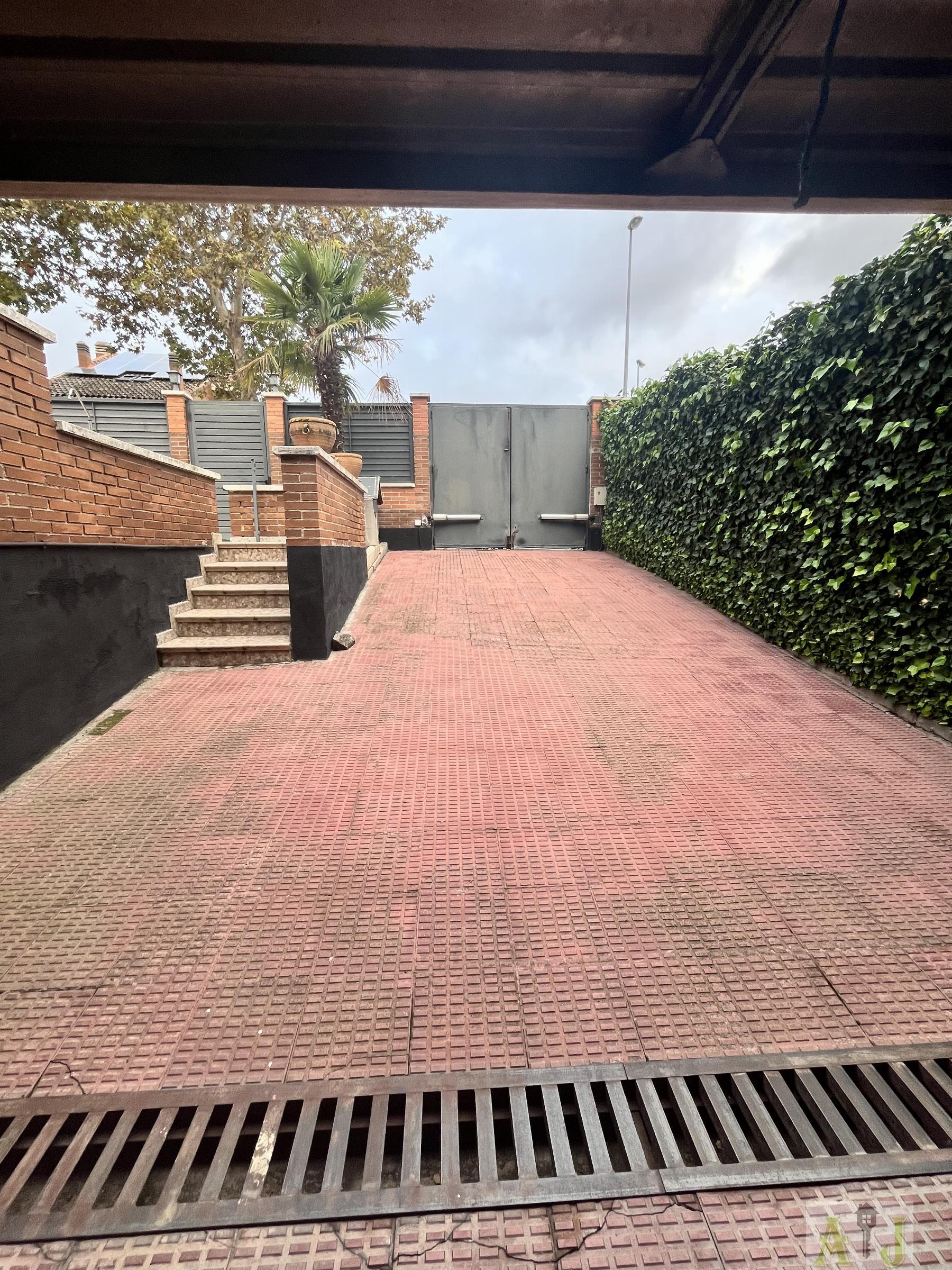 For sale of chalet in Paracuellos de Jarama