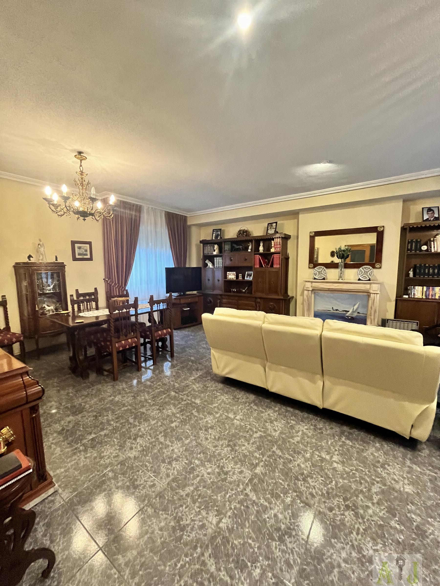 For sale of chalet in Paracuellos de Jarama