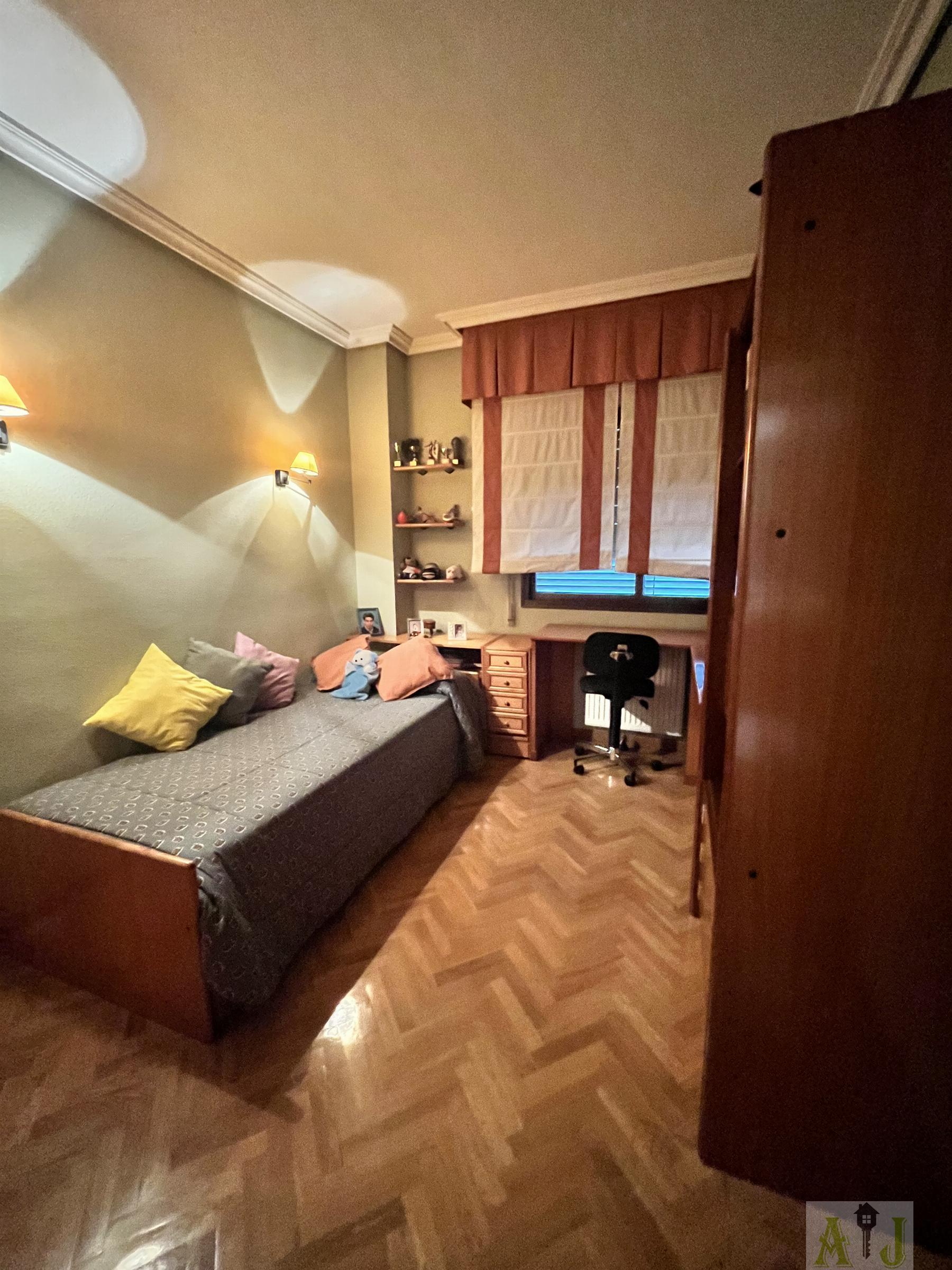 For sale of chalet in Paracuellos de Jarama
