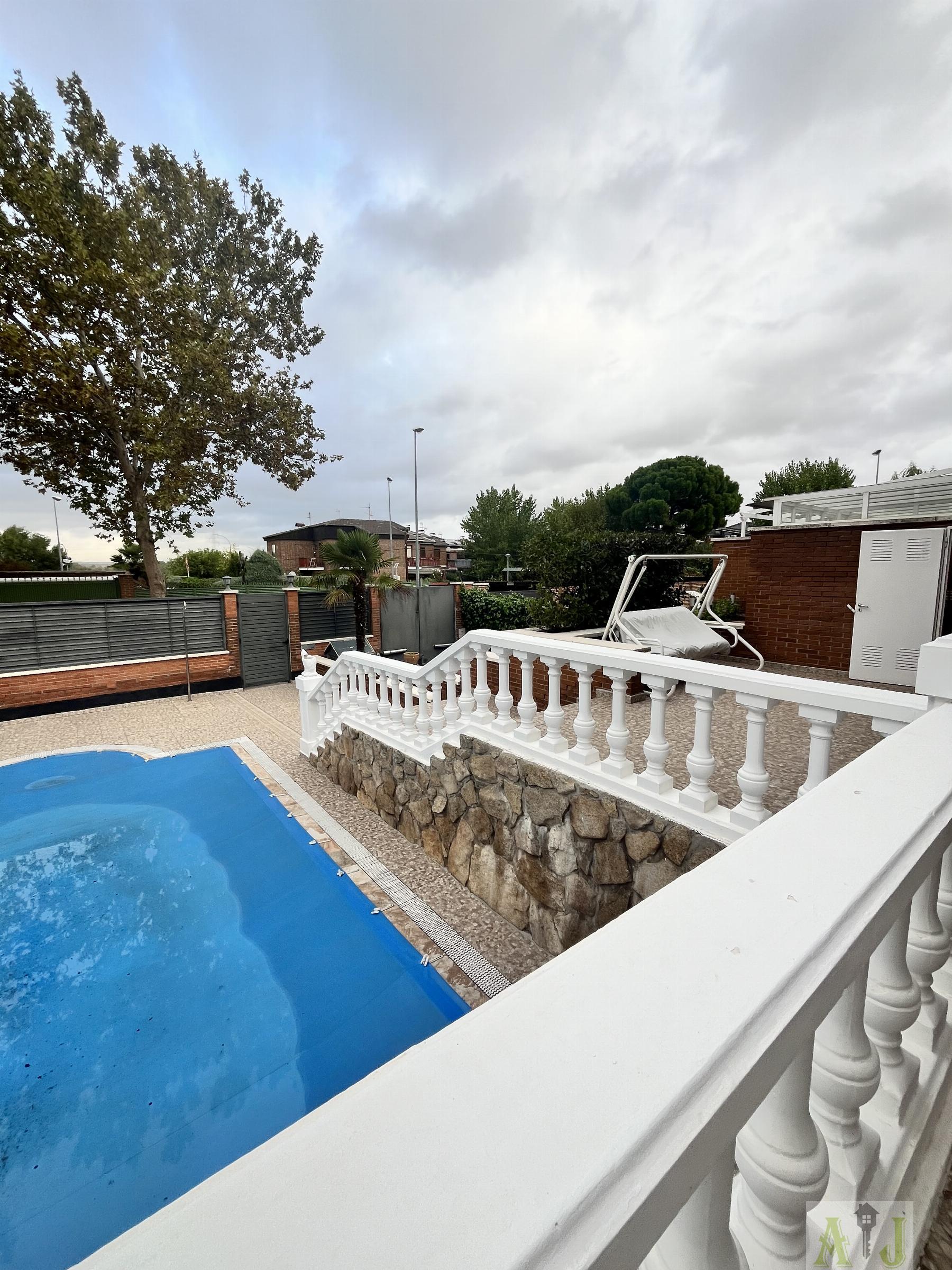 For sale of chalet in Paracuellos de Jarama