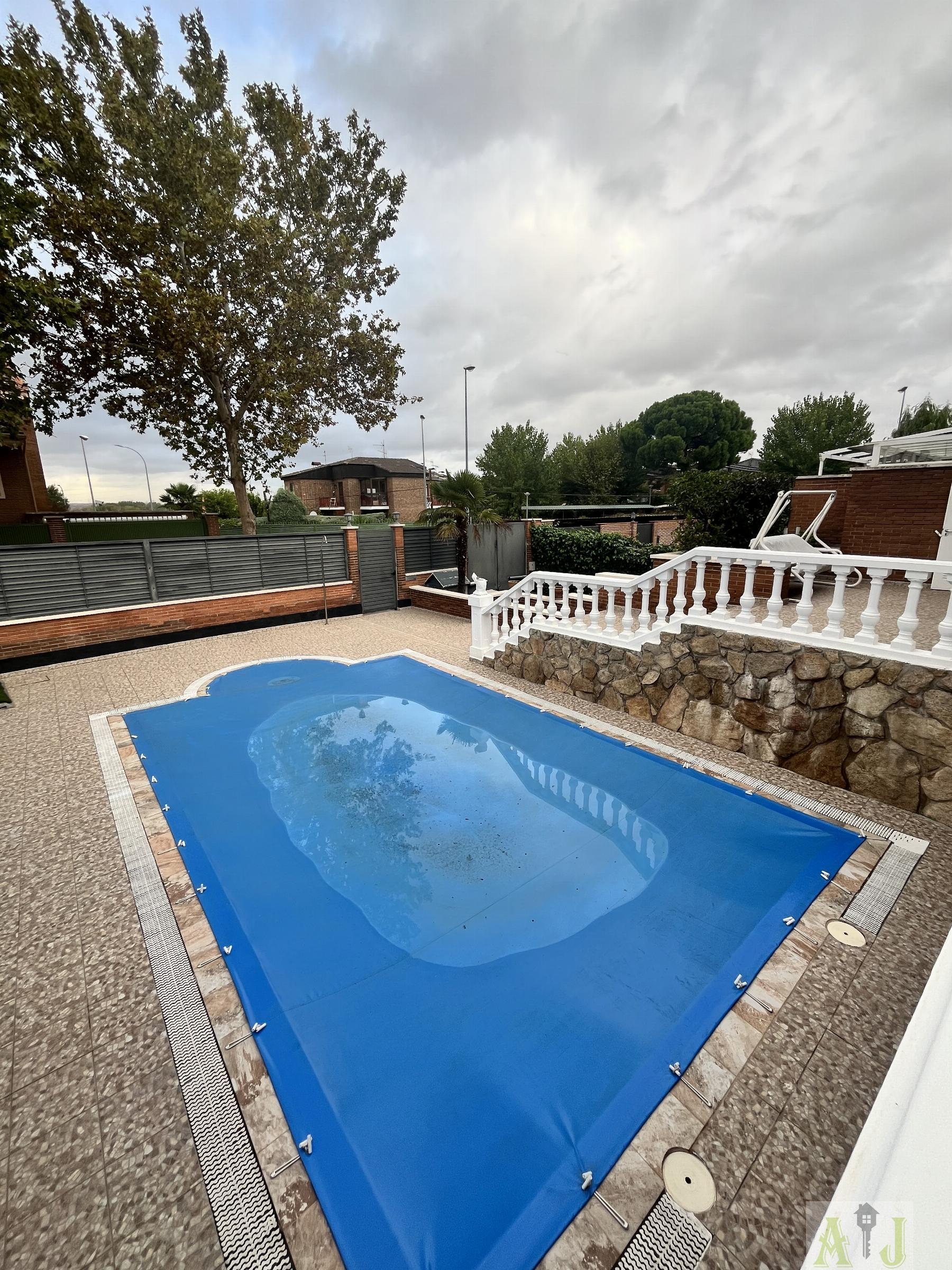 For sale of chalet in Paracuellos de Jarama