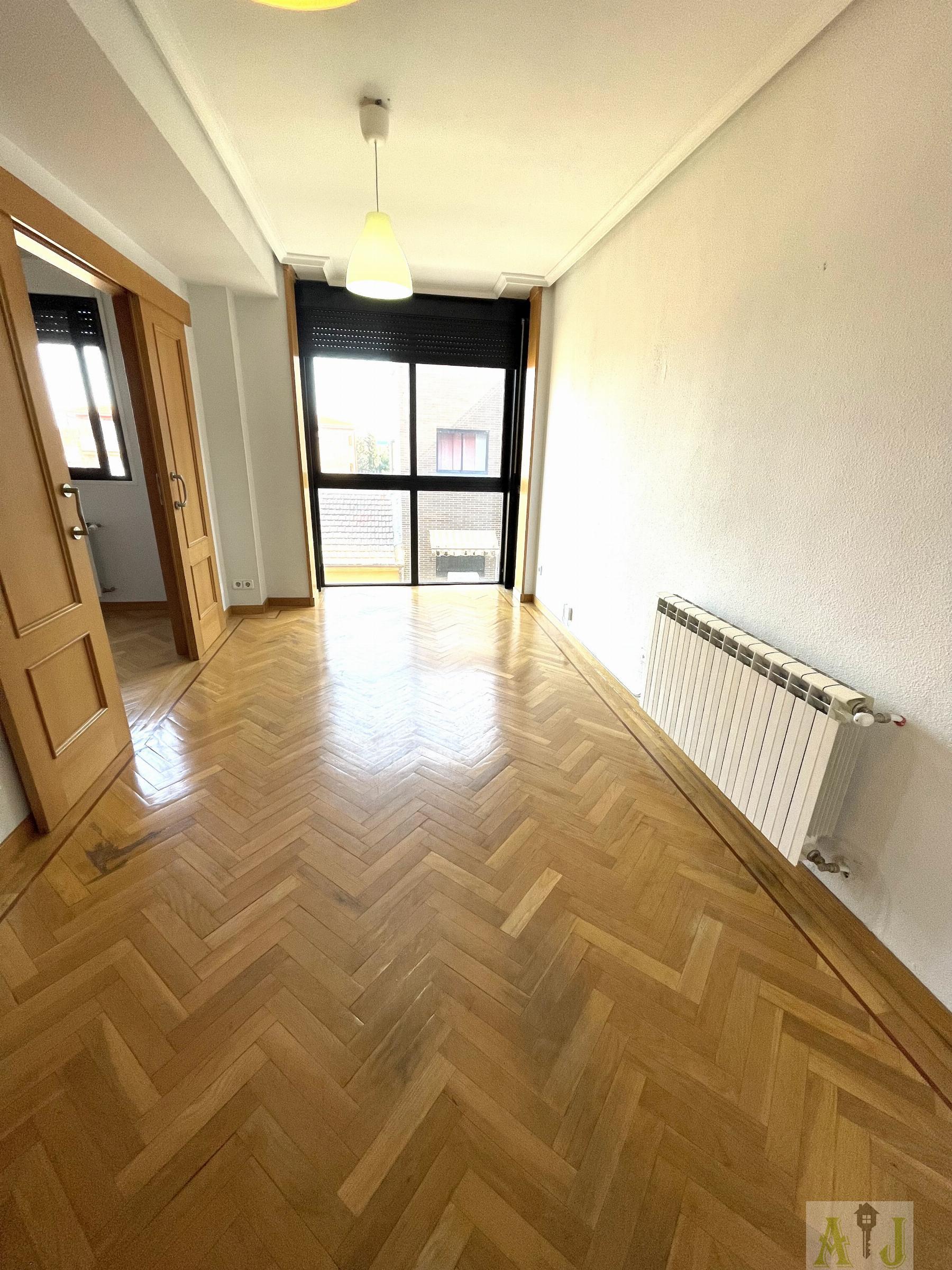 For sale of flat in Madrid