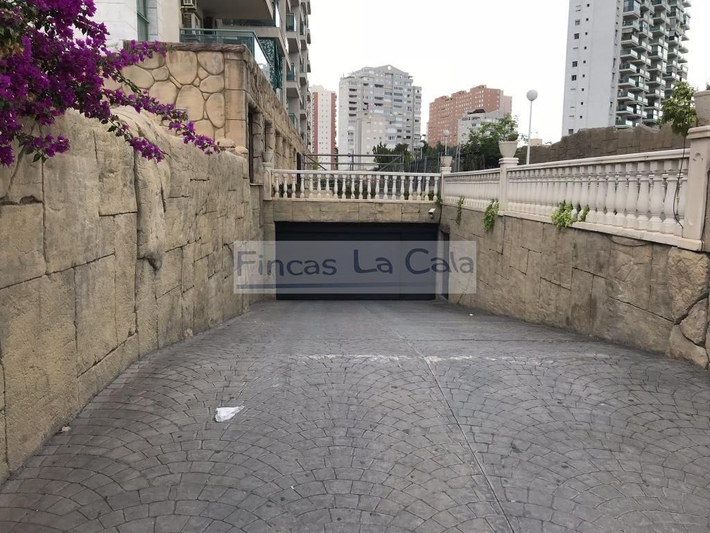 For sale of garage in Finestrat