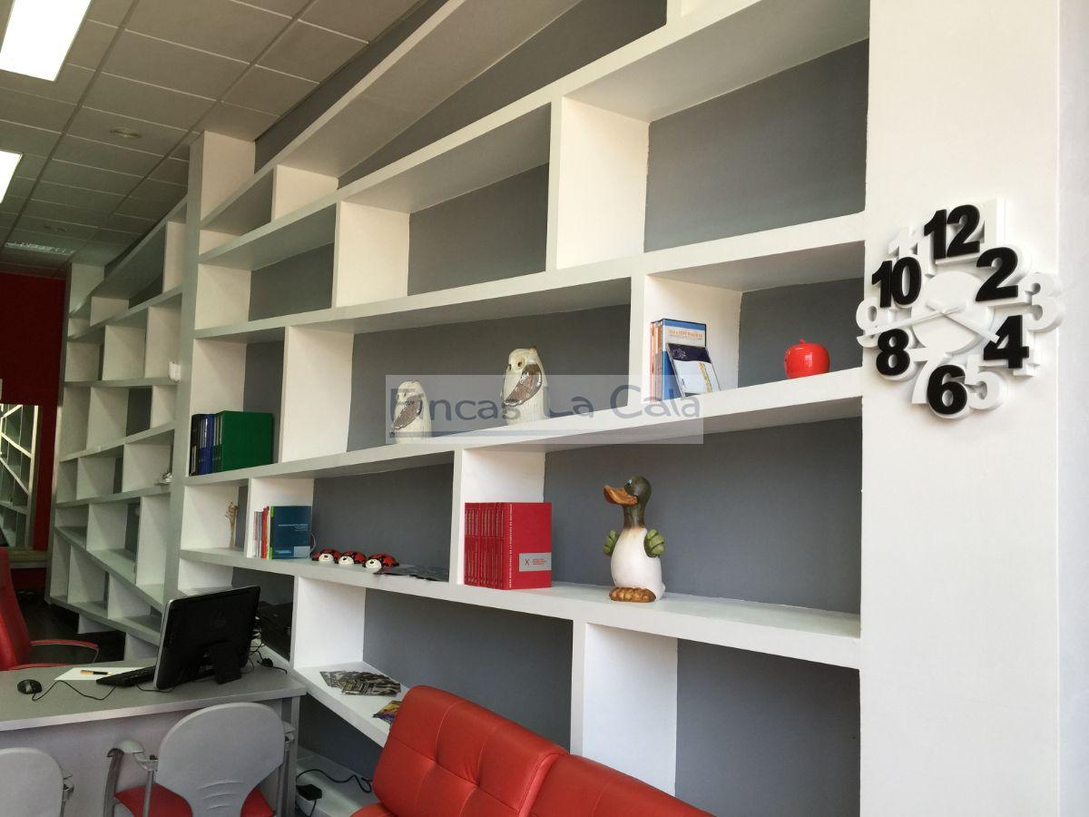 For sale of commercial in Finestrat