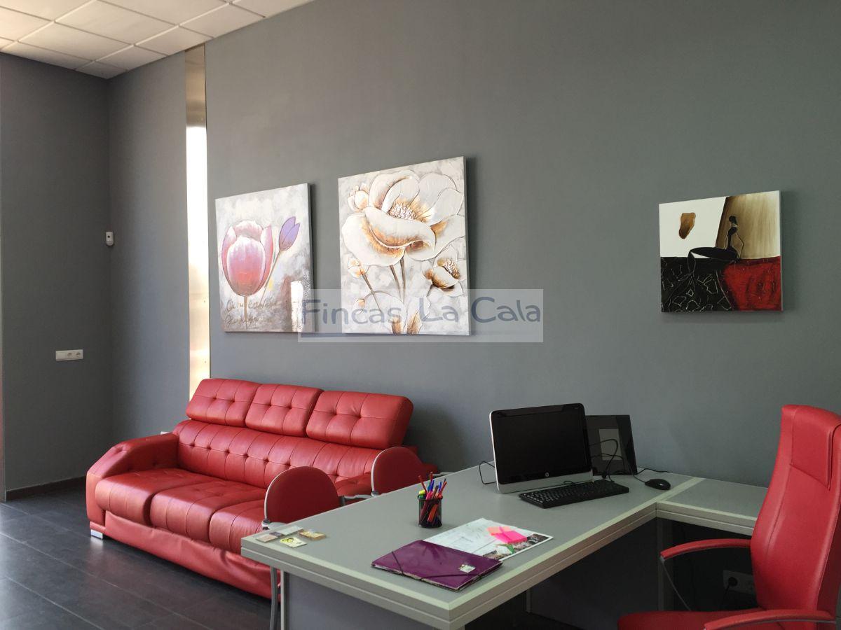For sale of commercial in Finestrat